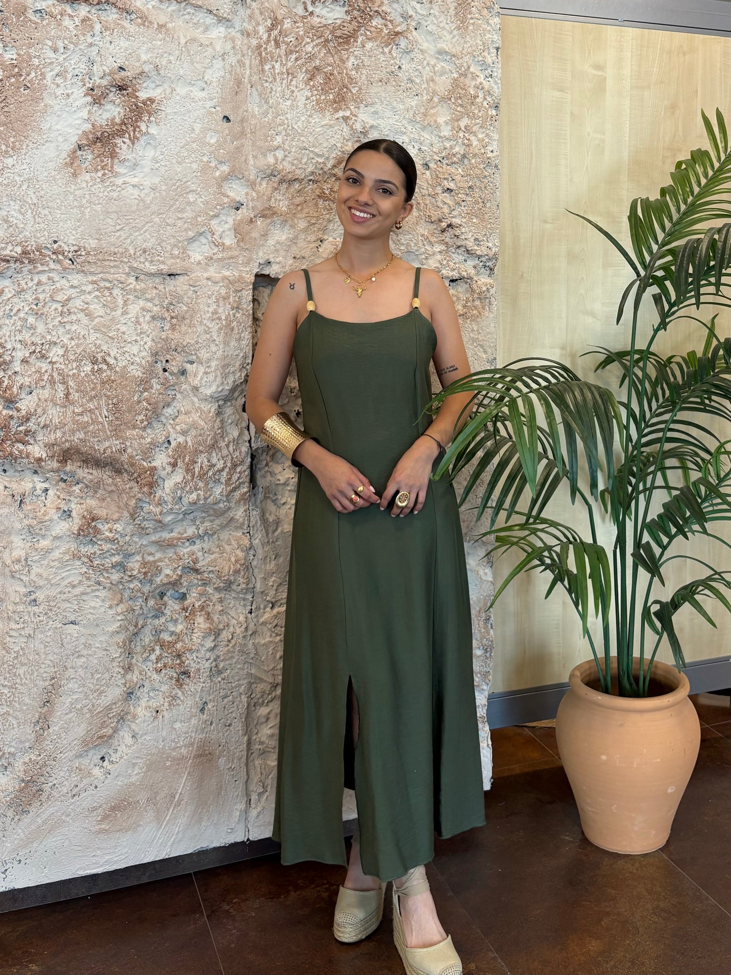 VESTIDO LARGO TIRANTE DETALLE VERDE