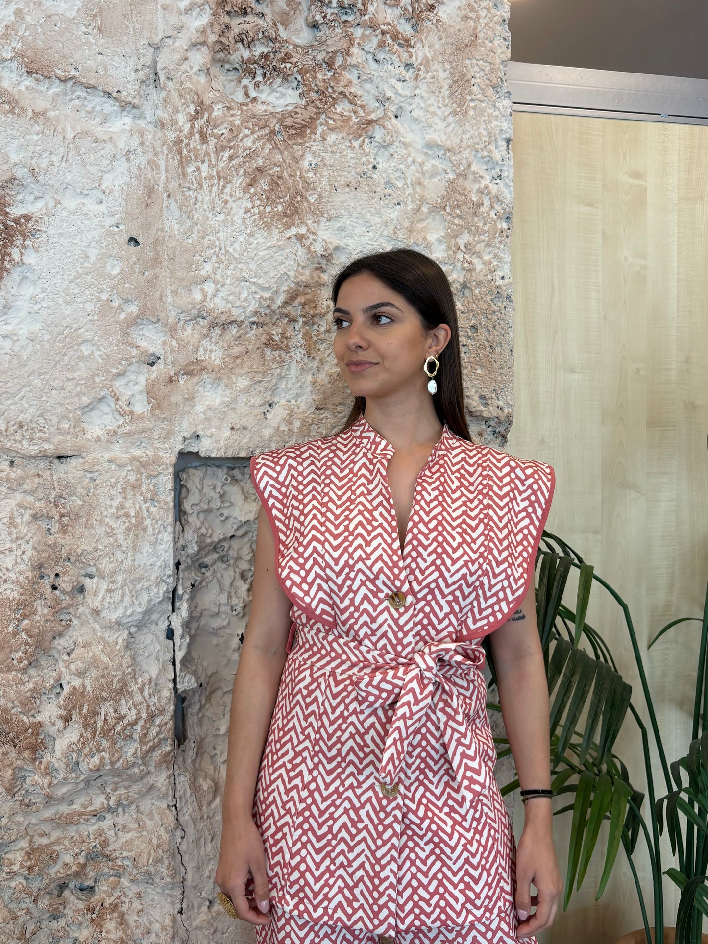 CONJUNTO ESTAMPADO VOLANTE CORAL-BEIGE