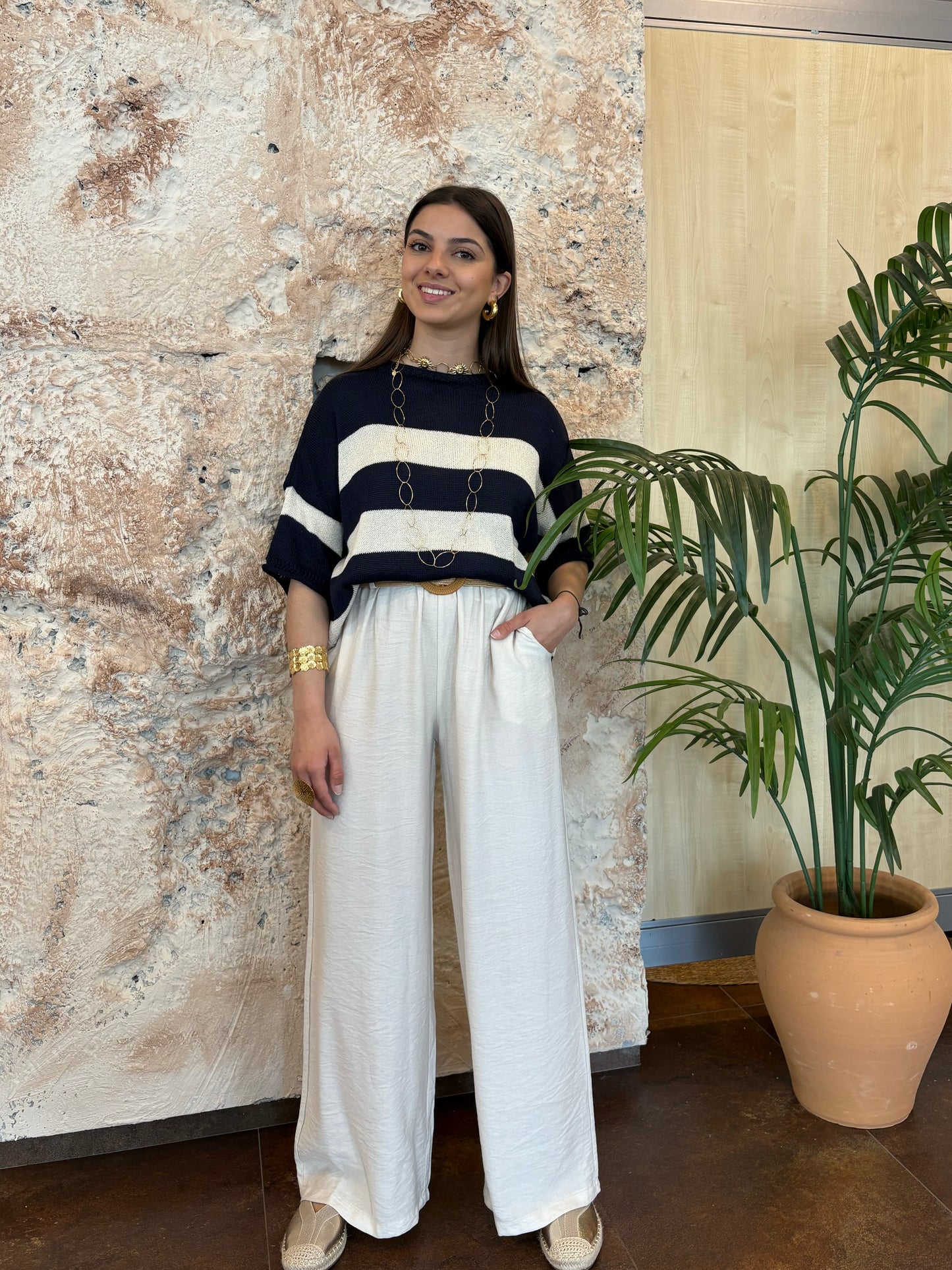PANTALÓN PALAZO BEIGE CON CINTURÓN