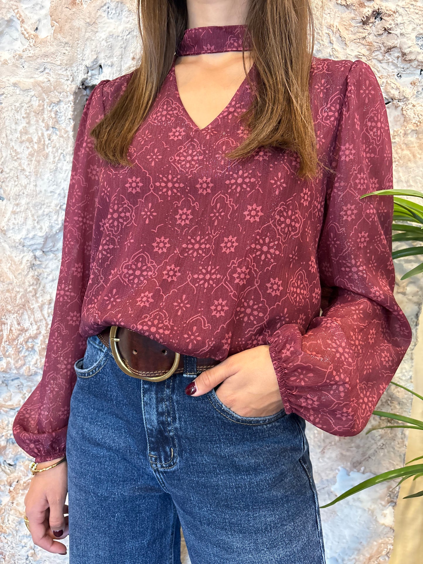 BLUSA CUELLO HALTER ESTAMPADO BURDEOS