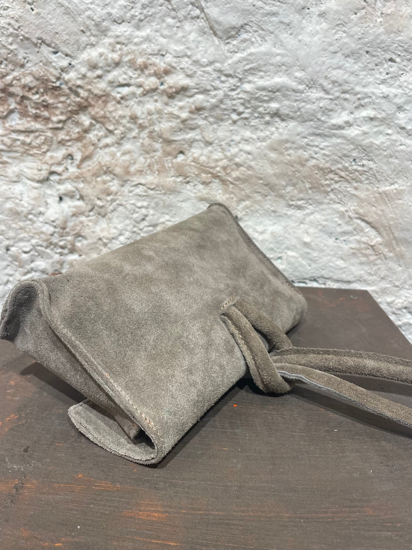 BOLSO PIEL MANO CIERRE NUDO TAUPE