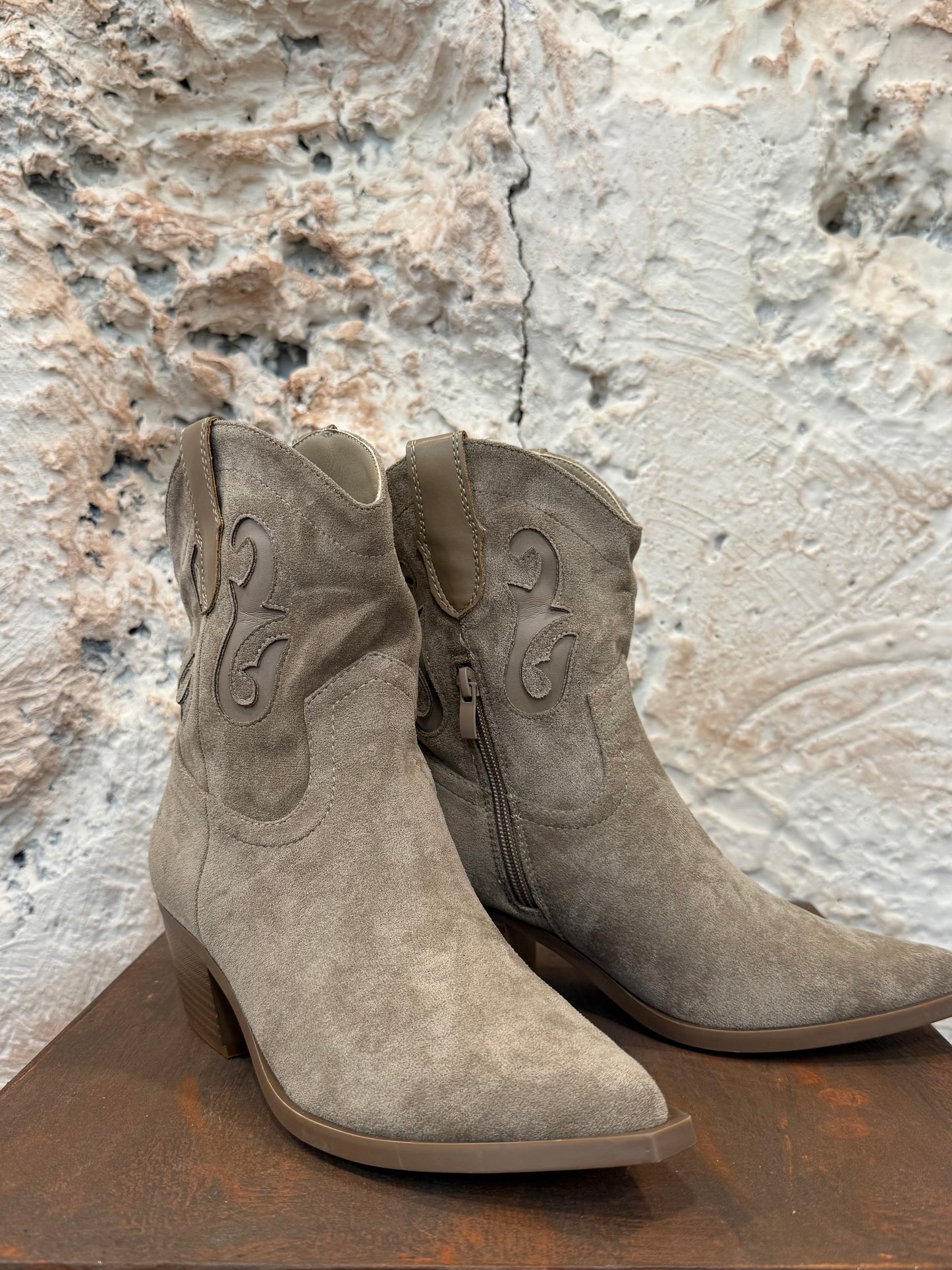 BOTÍN COWBOY BEIGE