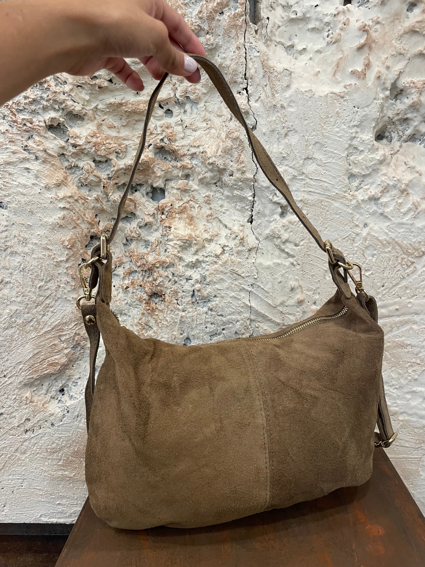 BOLSO PIEL BANDOLERA ASA HEBILLAS TAUPE