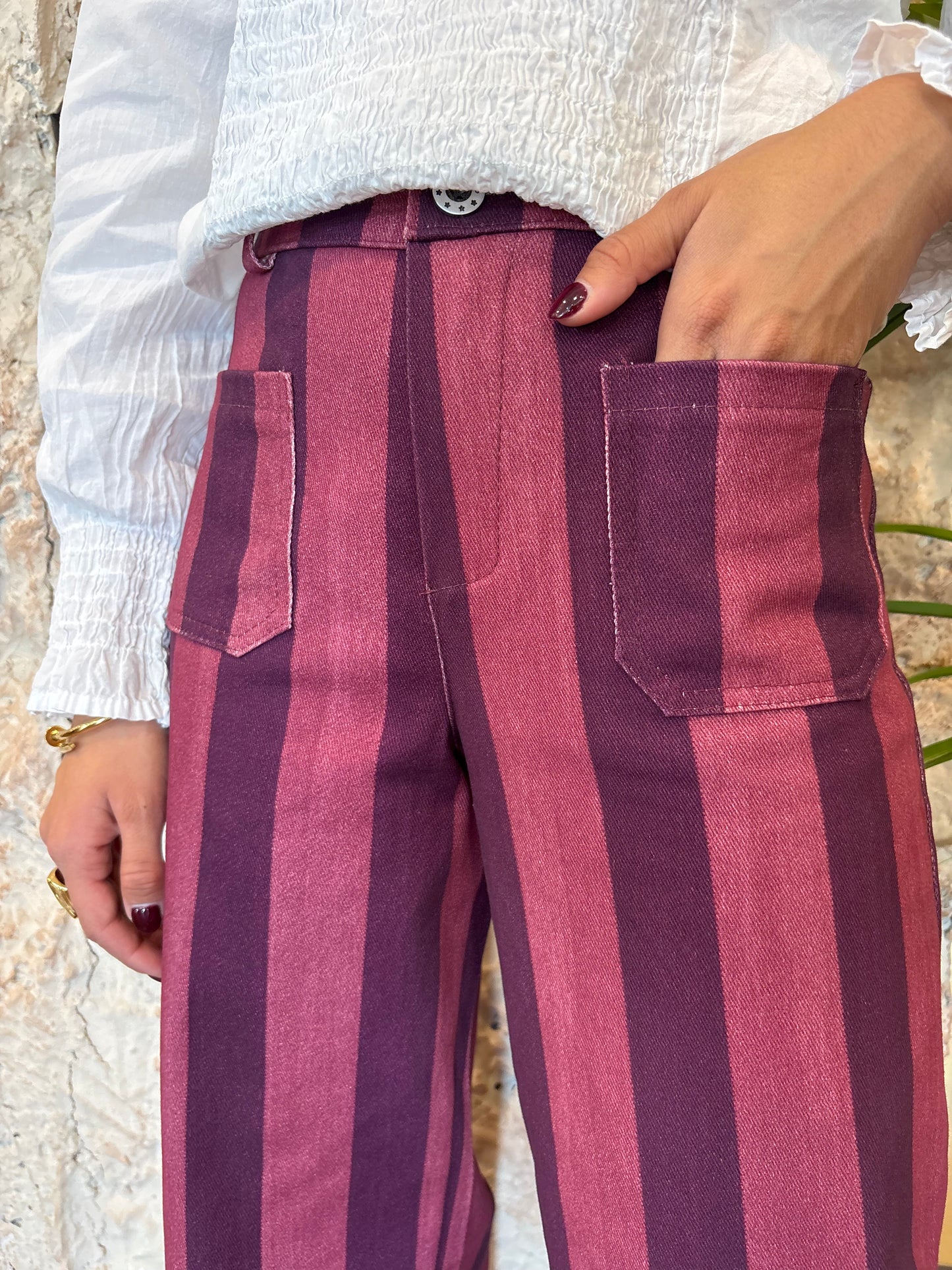 PANTALÓN BOLSILLOS RAYAS ROSA-MORADO