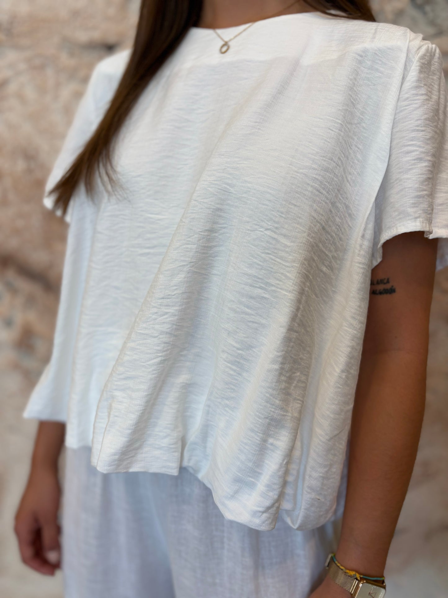 BLUSA BAJO GLOBO BLANCA