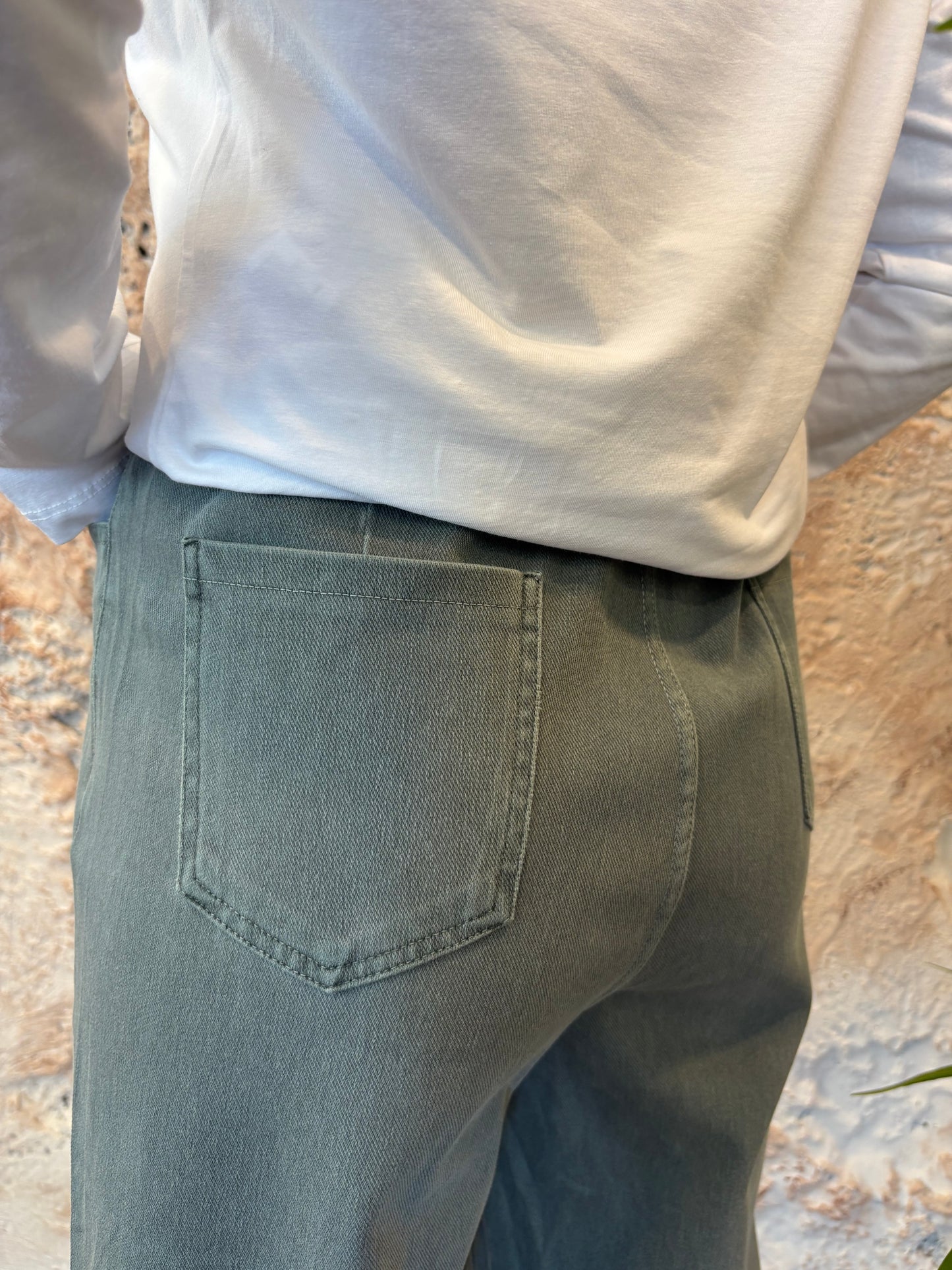 PANTALÓN CONFY RECTO VERDE