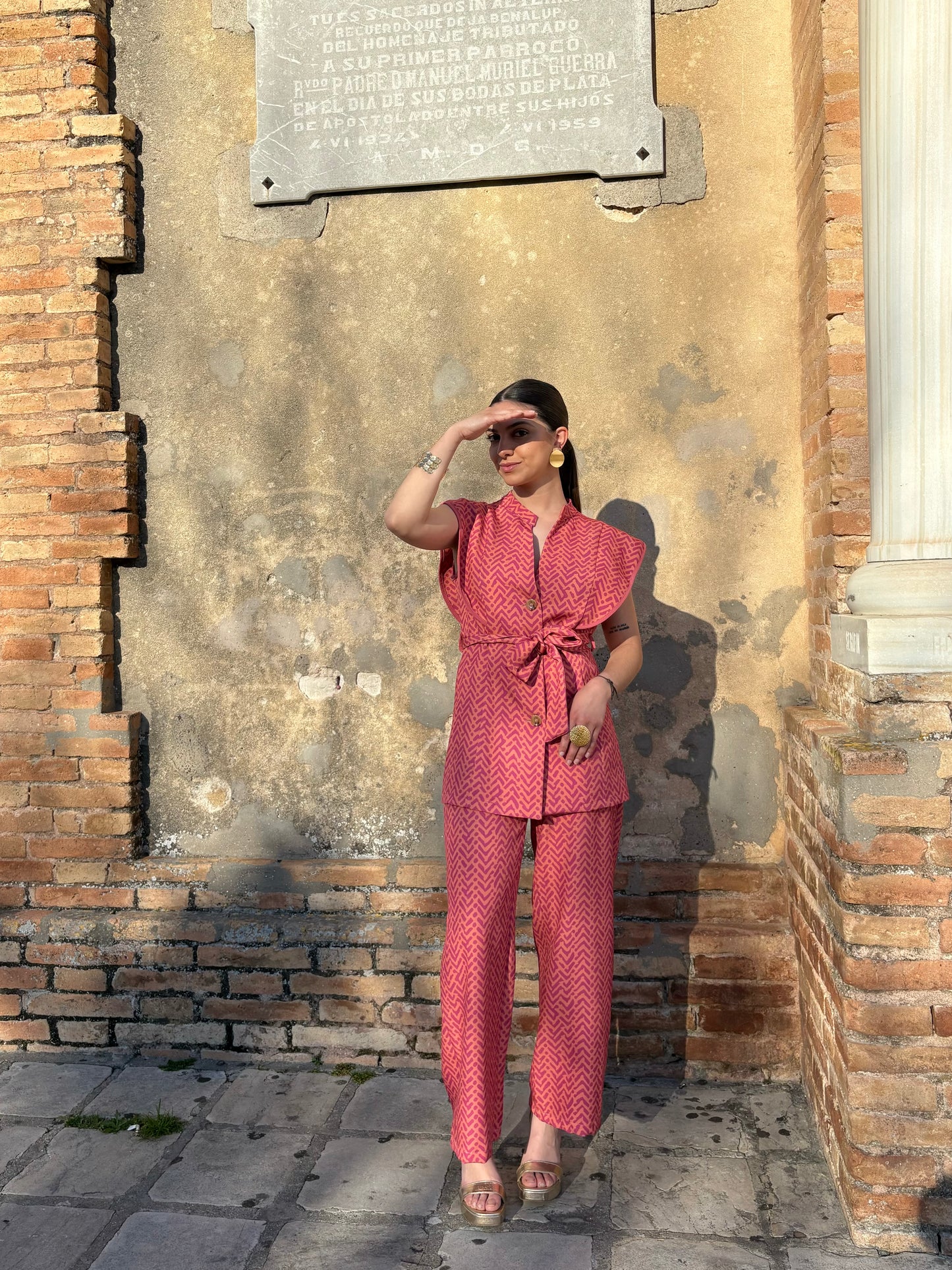 CONJUNTO ESTAMPADO VOLANTE ROSA-NARANJA
