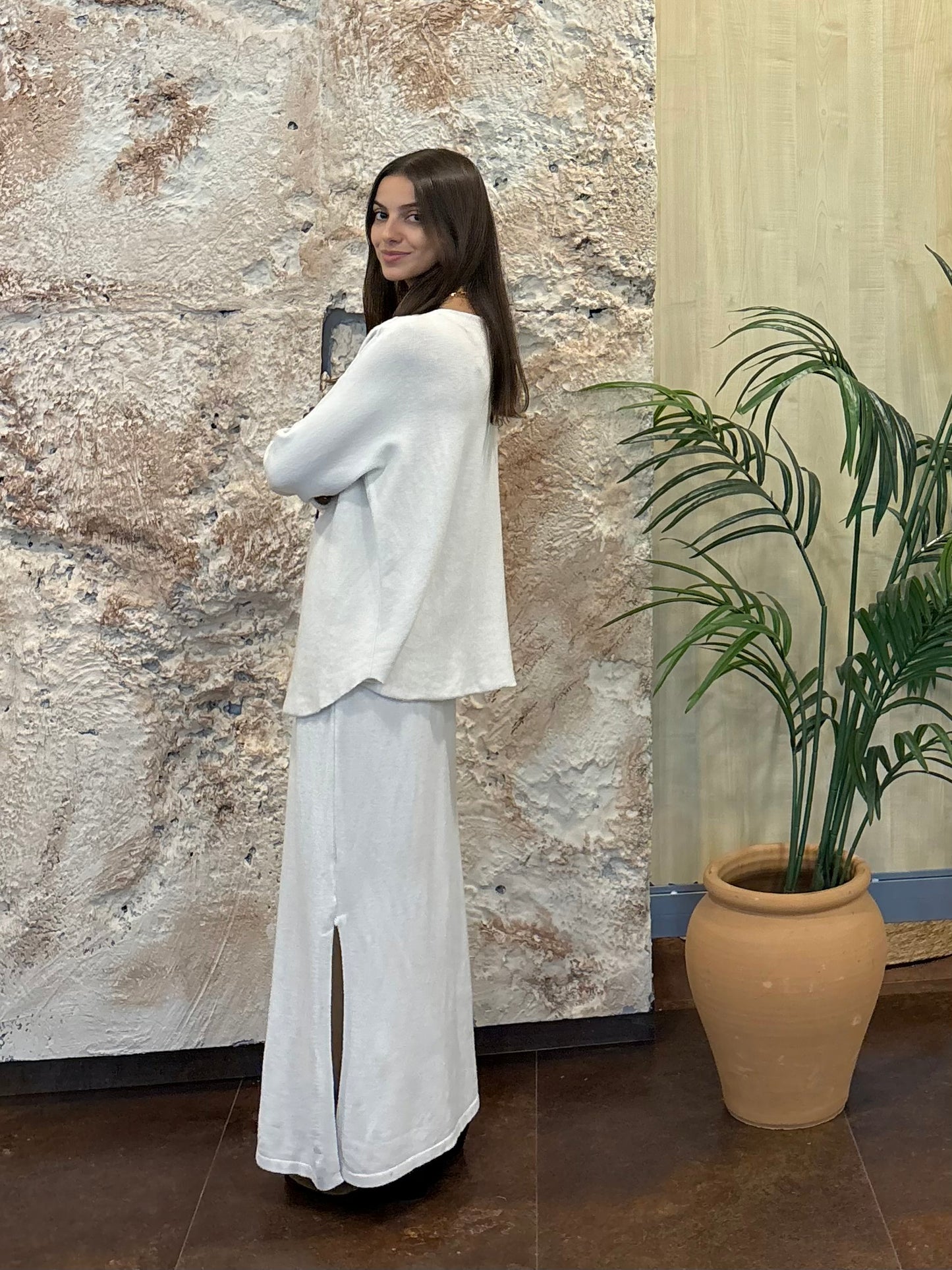 CONJUNTO PUNTO FALDA BEIGE