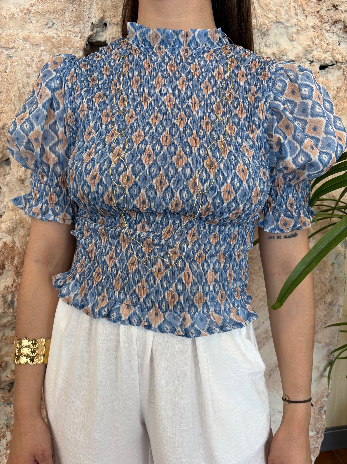 BLUSA PANEL DE ABEJA MANGA CORTA ESTAMPADA AZUL