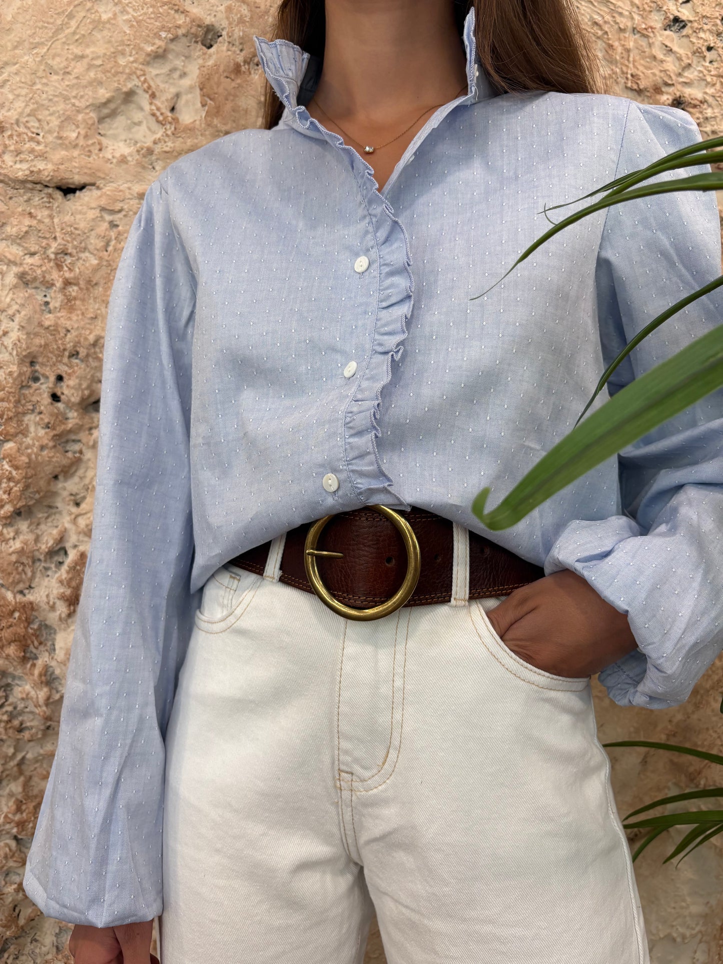 CAMISA CUELLO RIZO CELESTE Y BLANCA
