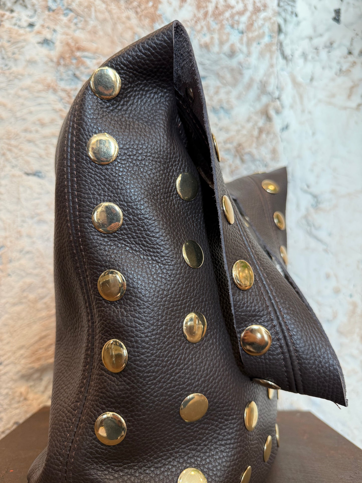 BOLSO PIEL MARRÓN TACHAS