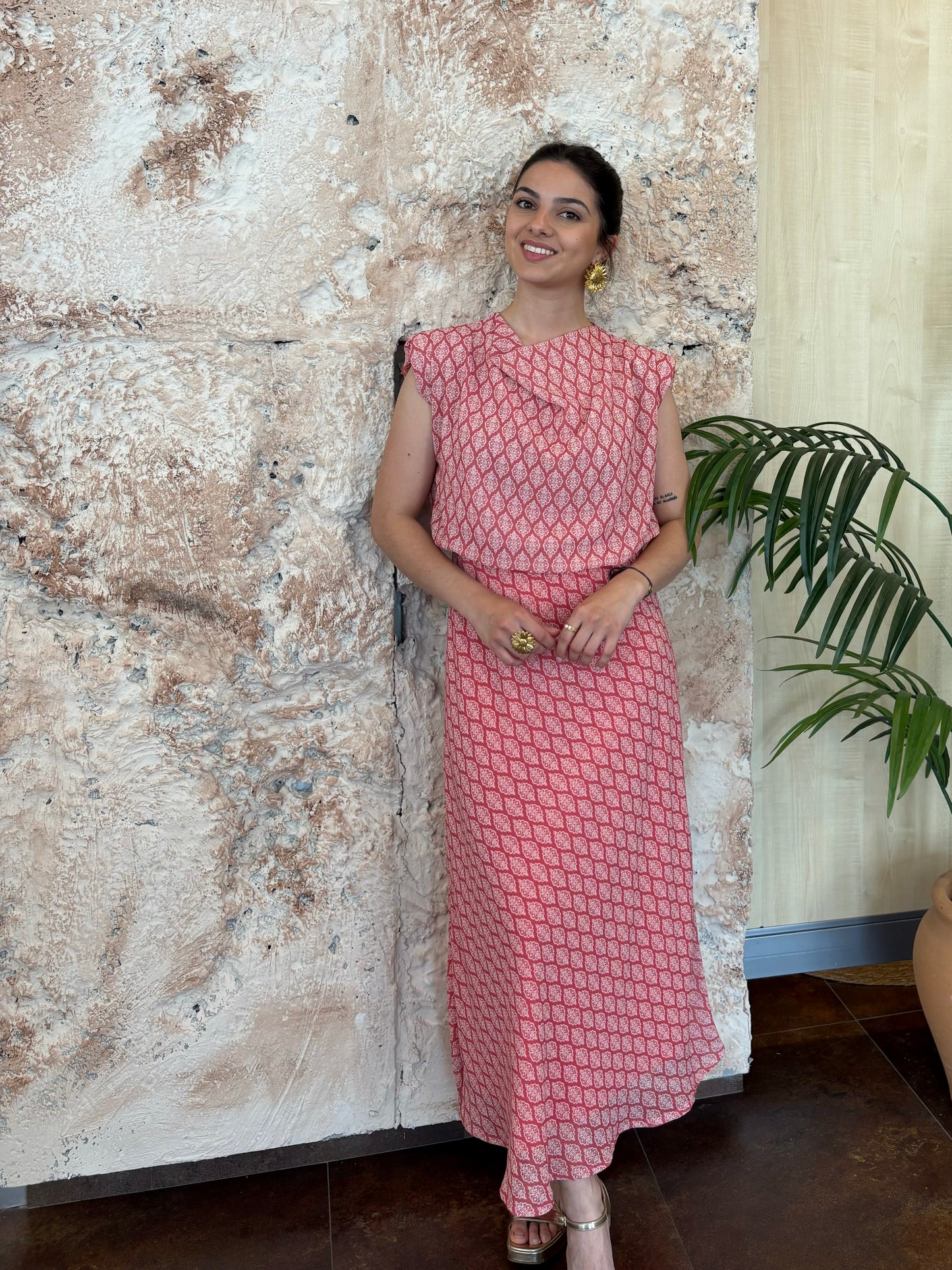 VESTIDO HOMBRERAS ESTAMPADO CORAL-BLANCO