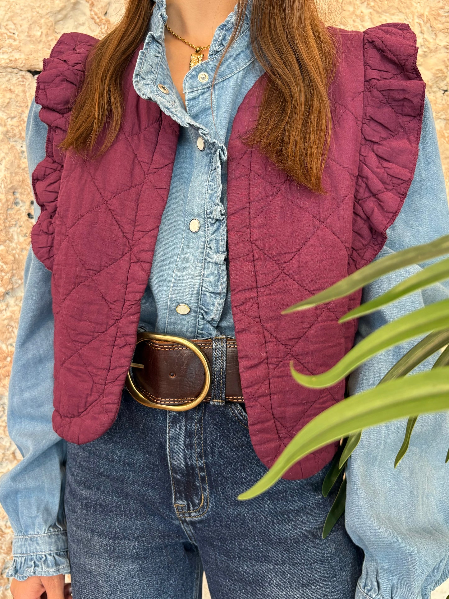CHALECO ACOLCHADO VOLANTES MORADO