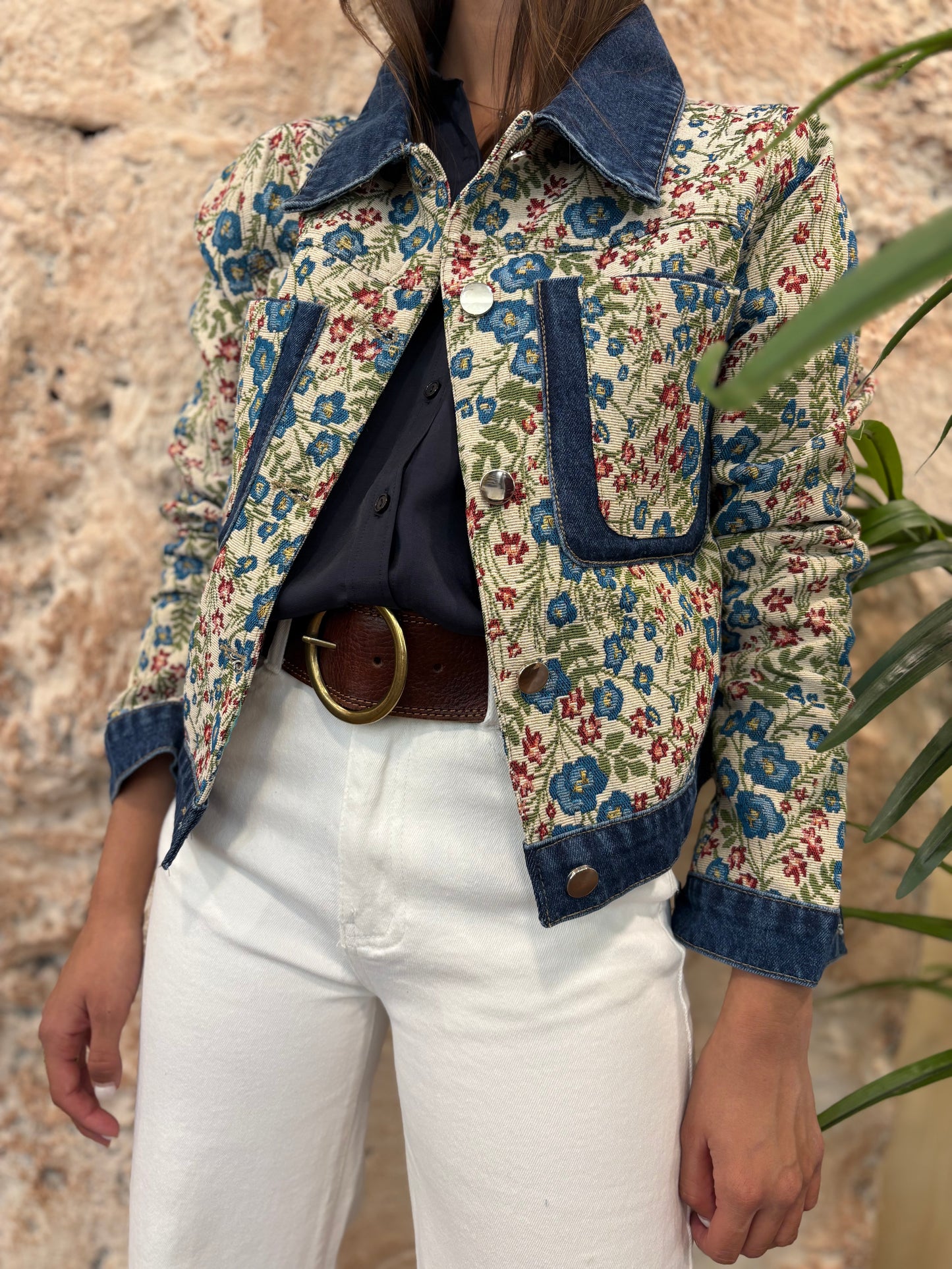 CAZADORA BORDADA CONTRASTE DENIM