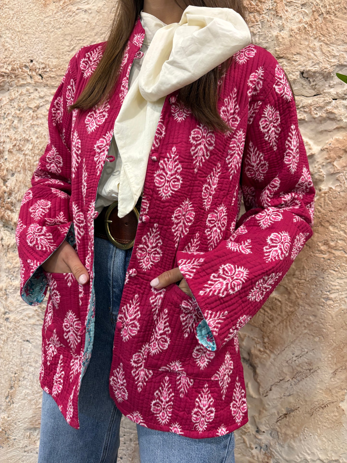 CHAQUETA ACOLCHADA ESTAMPADA FUCSÍA-BLANCO