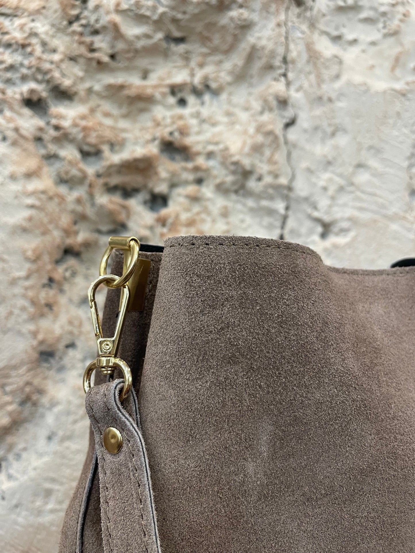 BOLSO PIEL TIPO SACO TAUPE