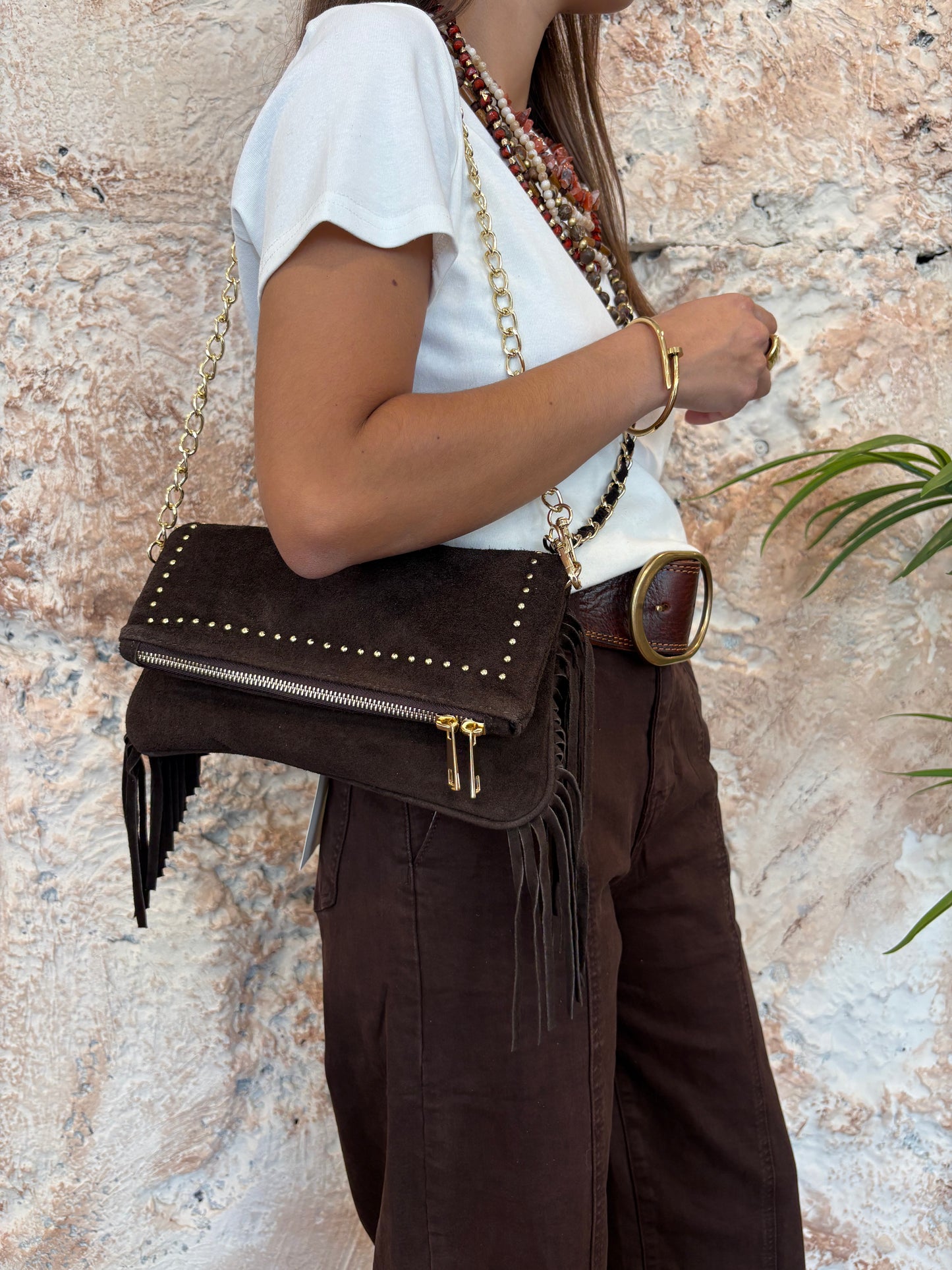 BOLSO BANDOLERA TACHAS MARRÓN