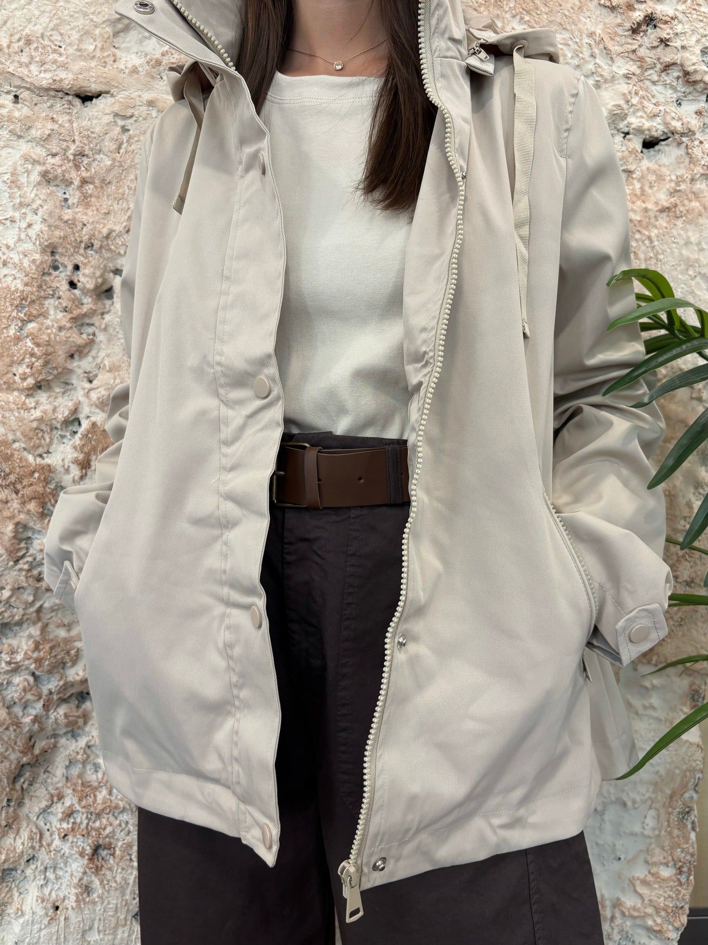 PARKA CON GORRO BEIGE