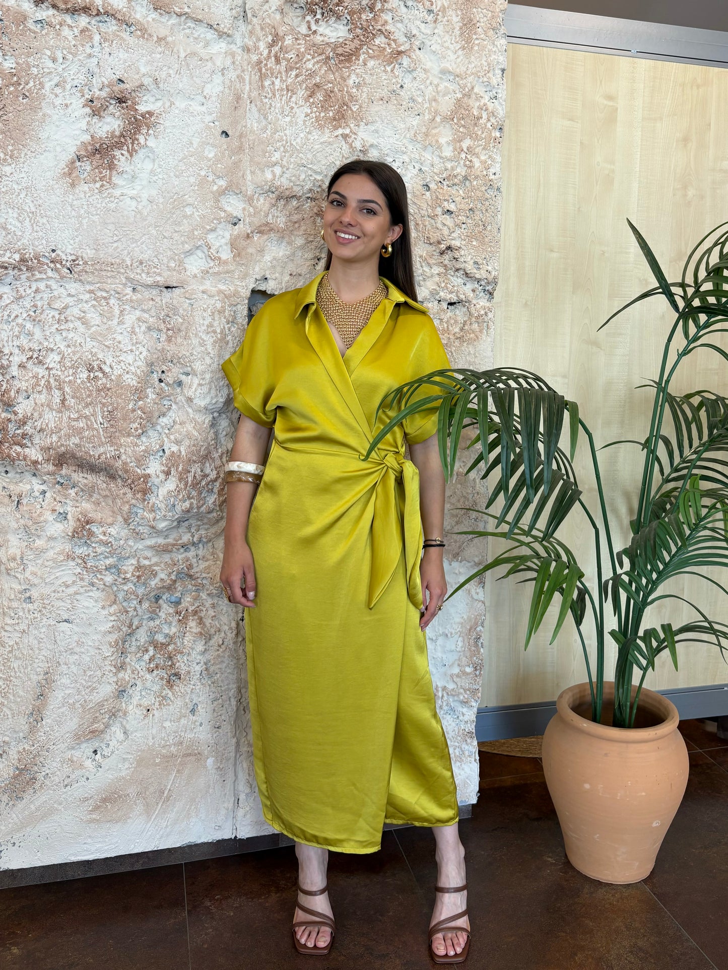 VESTIDO LAZADO SATINADO VERDE LIMA