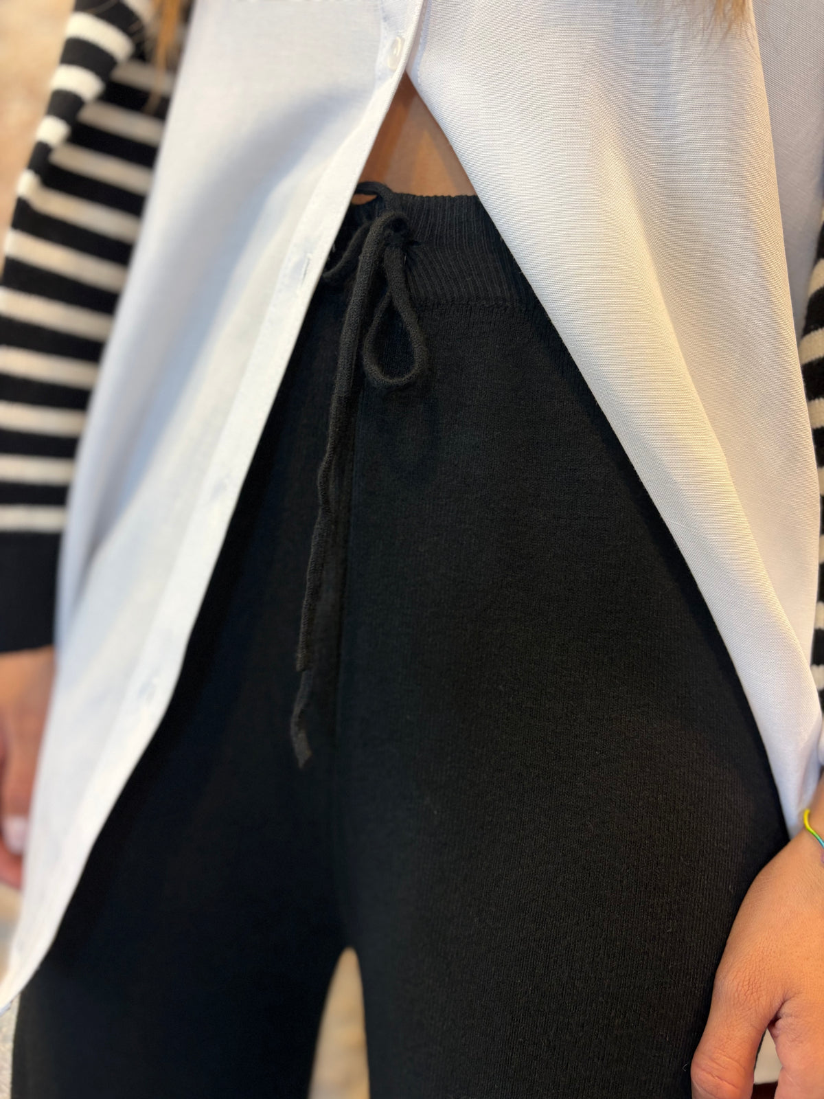 PANTALÓN PUNTO NEGRO