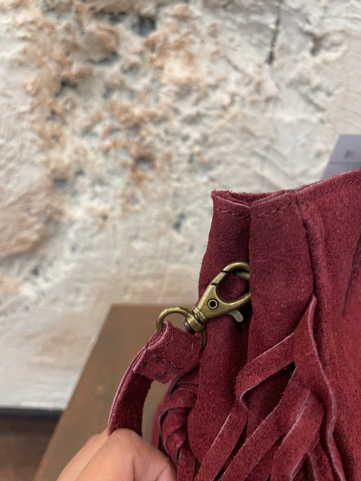 BOLSO PIEL BURDEOS FLECOS CUADRADO