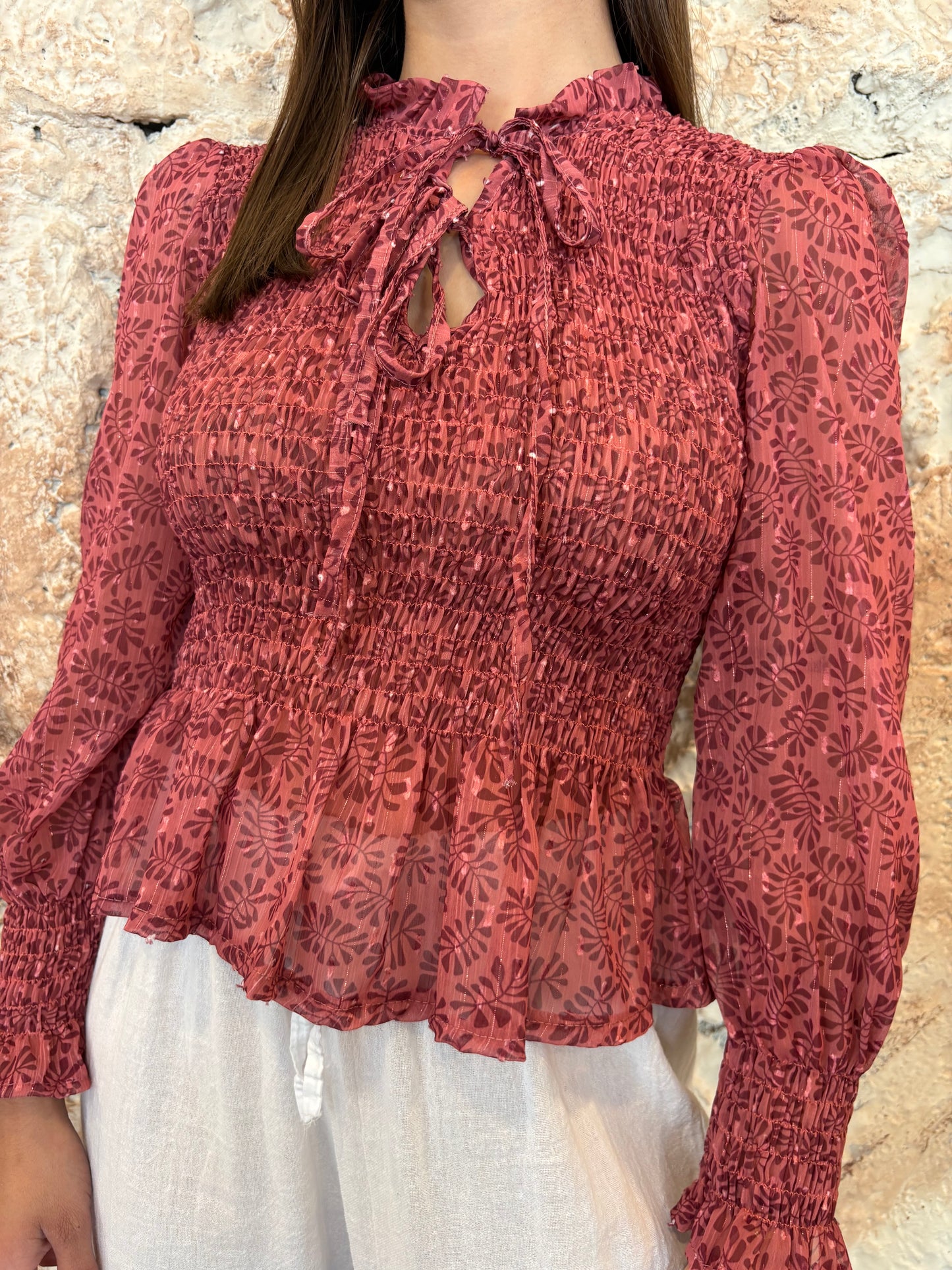 BLUSA PANEL ESTAMPADA CUELLO LAZADO CORAL