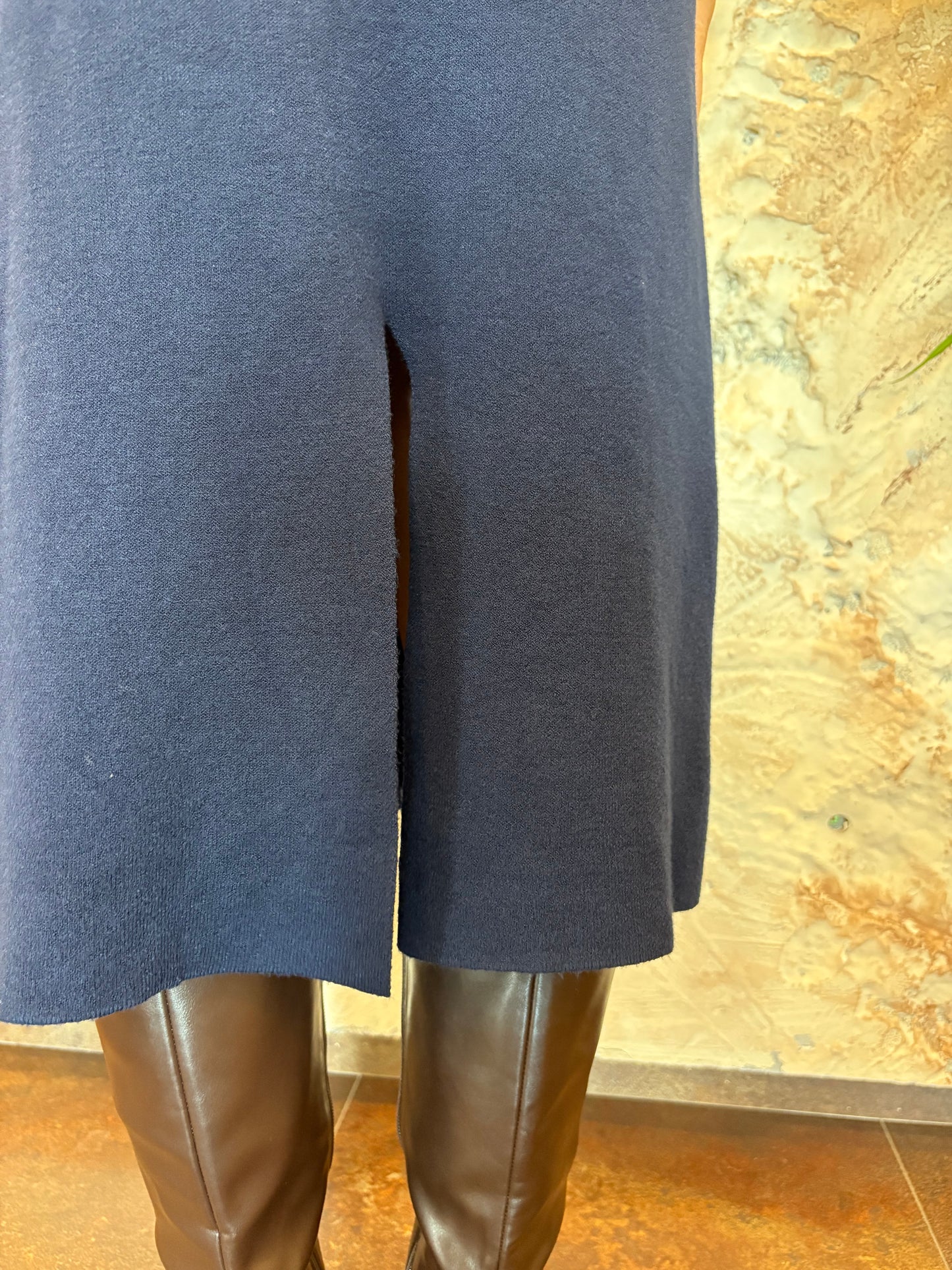 VESTIDO PUNTO HOMBRERAS MARINO