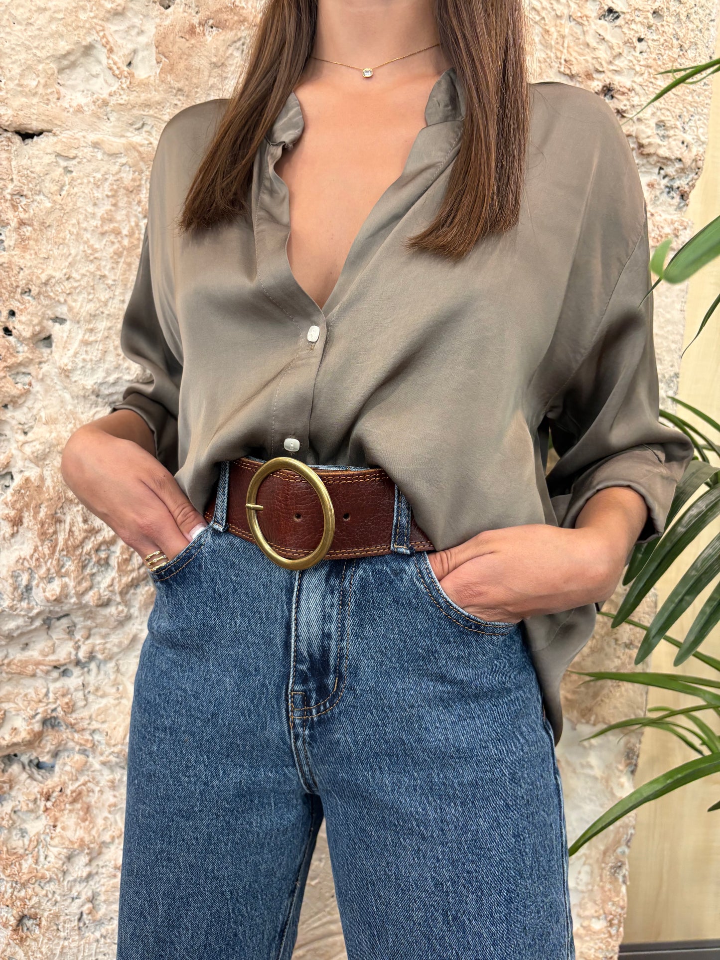 CAMISA FLUIDA EFECTO SATÉN KAKI