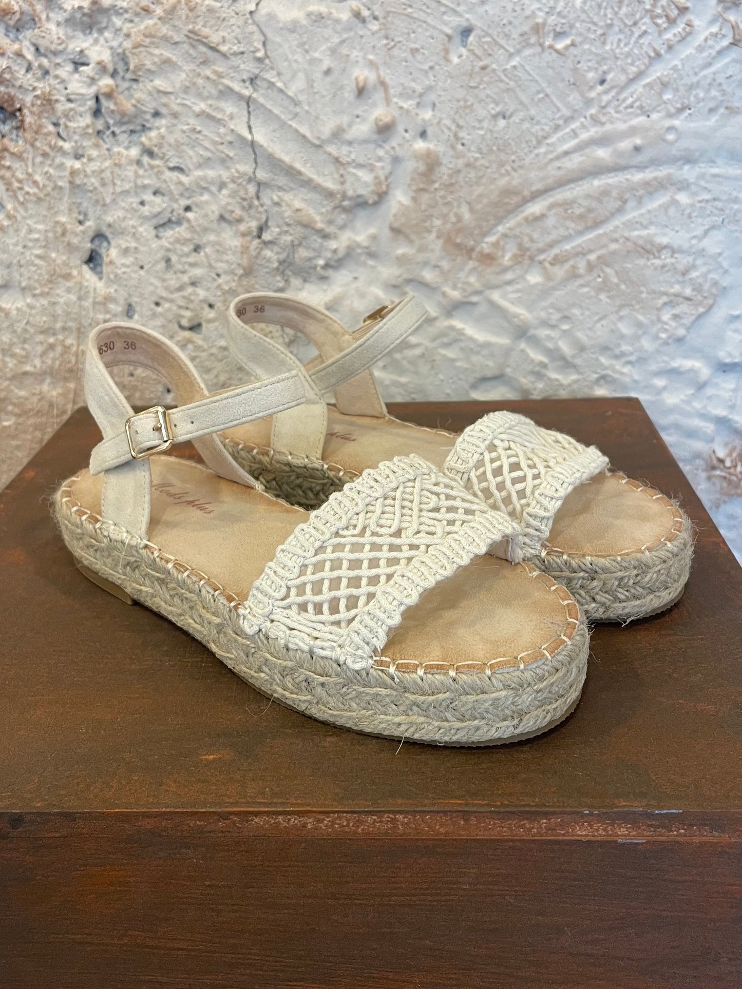 SANDALIA CROCHET BEIGE