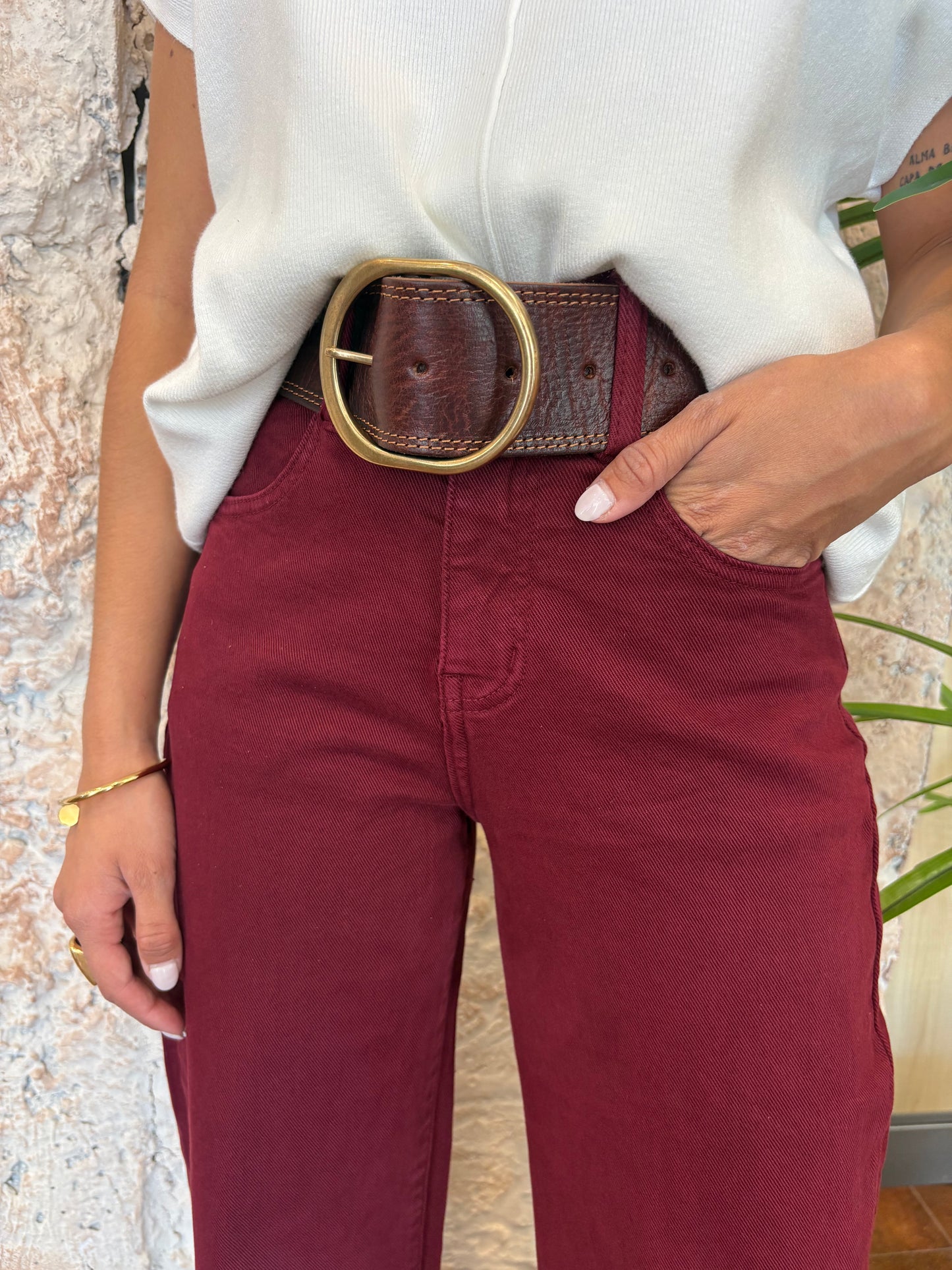 JEANS RECTOS BURDEOS