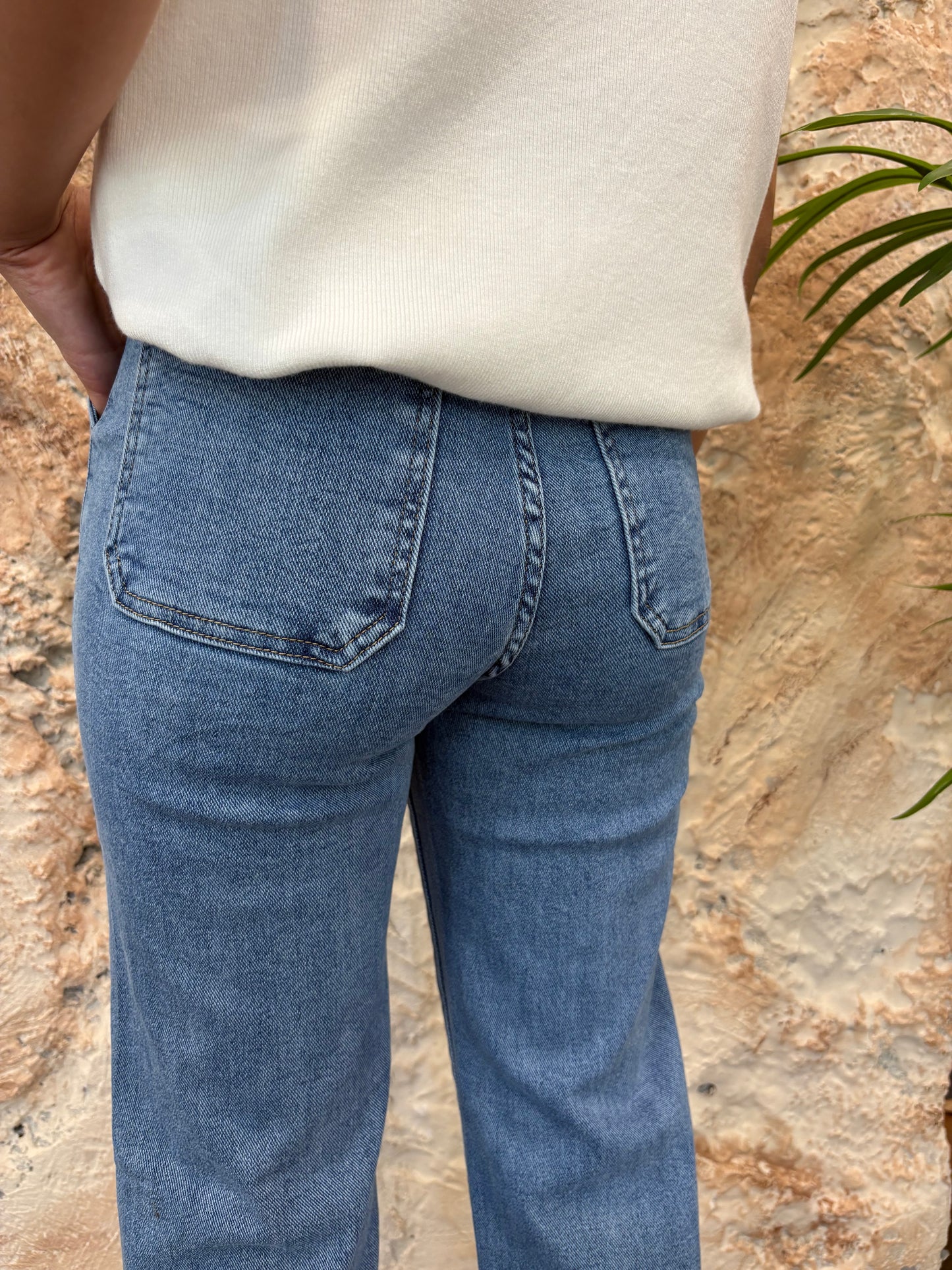 JEANS RECTO BOLSILLOS CUADRADO