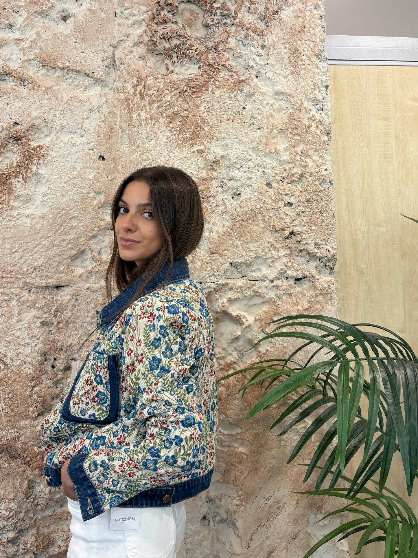 CAZADORA BORDADA CONTRASTE DENIM