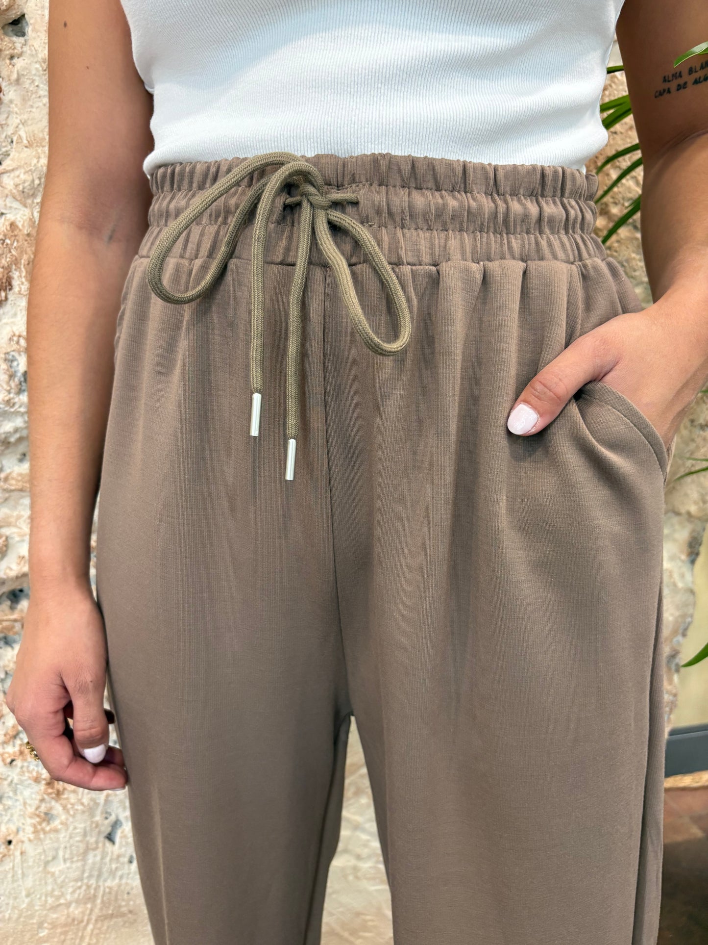 PANTALÓN RECTO CHÁNDAL TAUPE