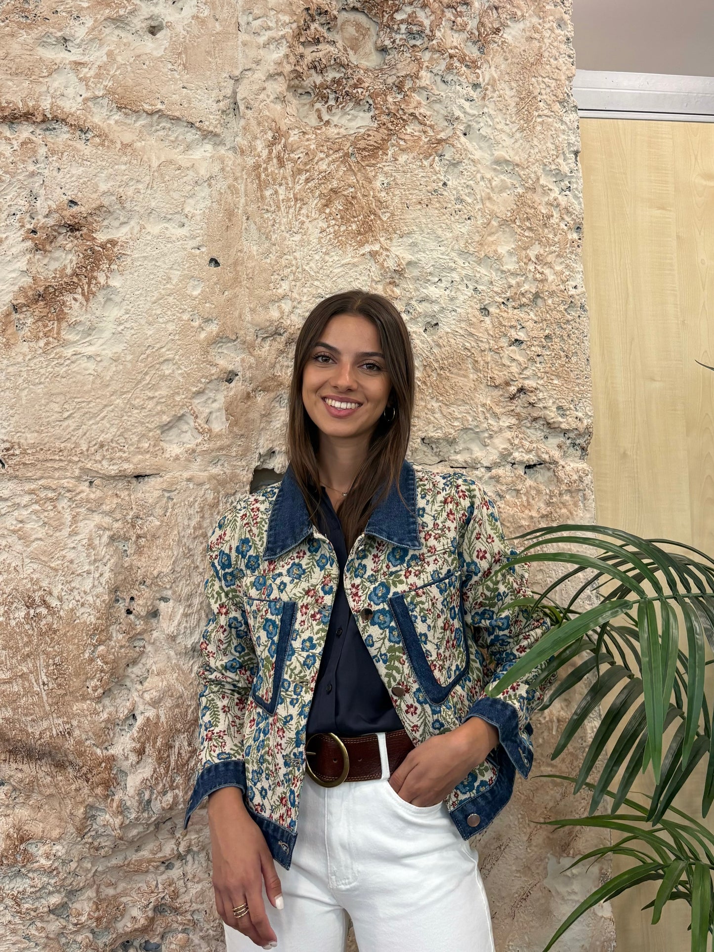 CAZADORA BORDADA CONTRASTE DENIM