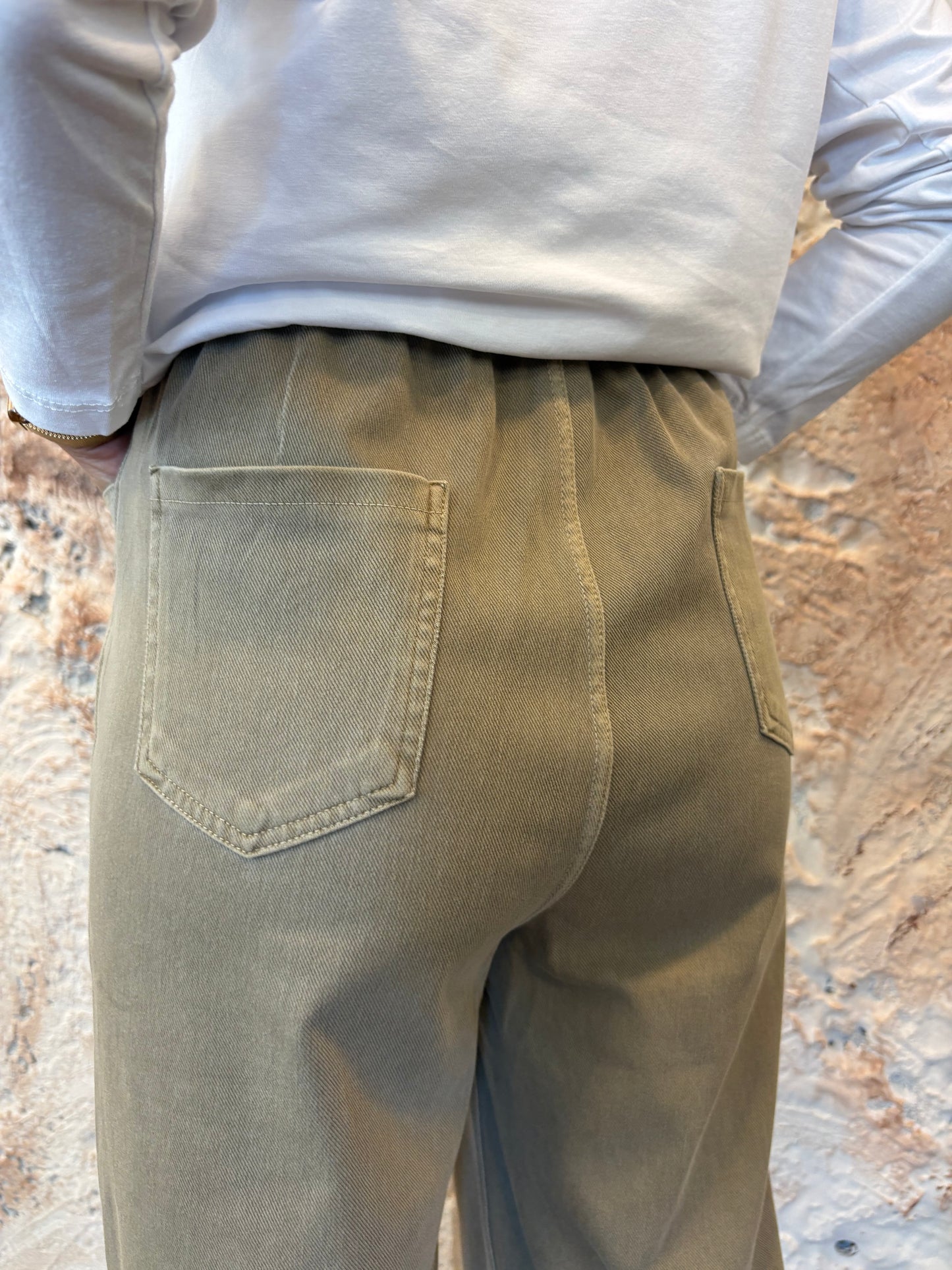 PANTALÓN CONFY RECTO CAMEL