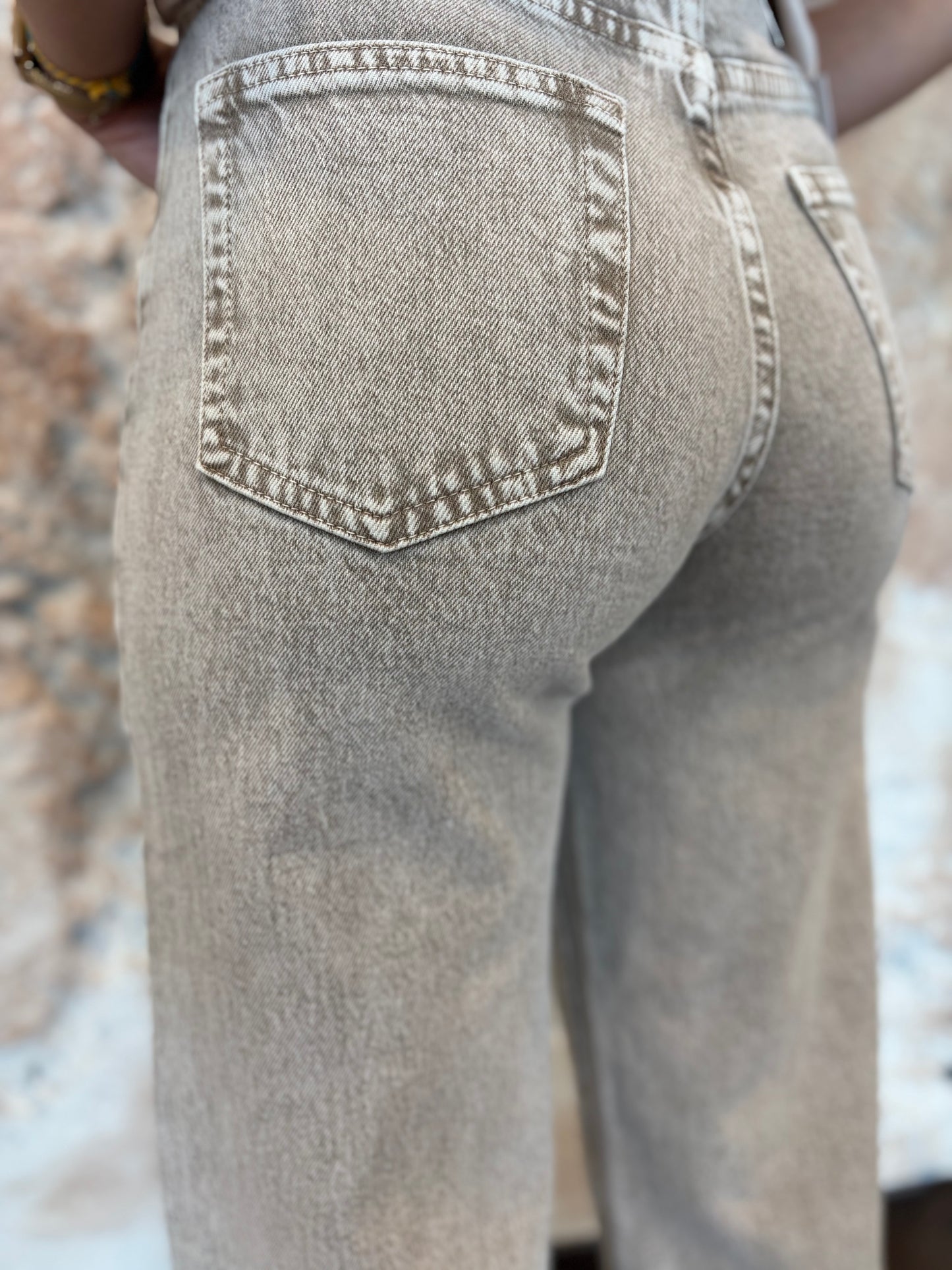 DENIM EFECTO LAVADO MARRÓN