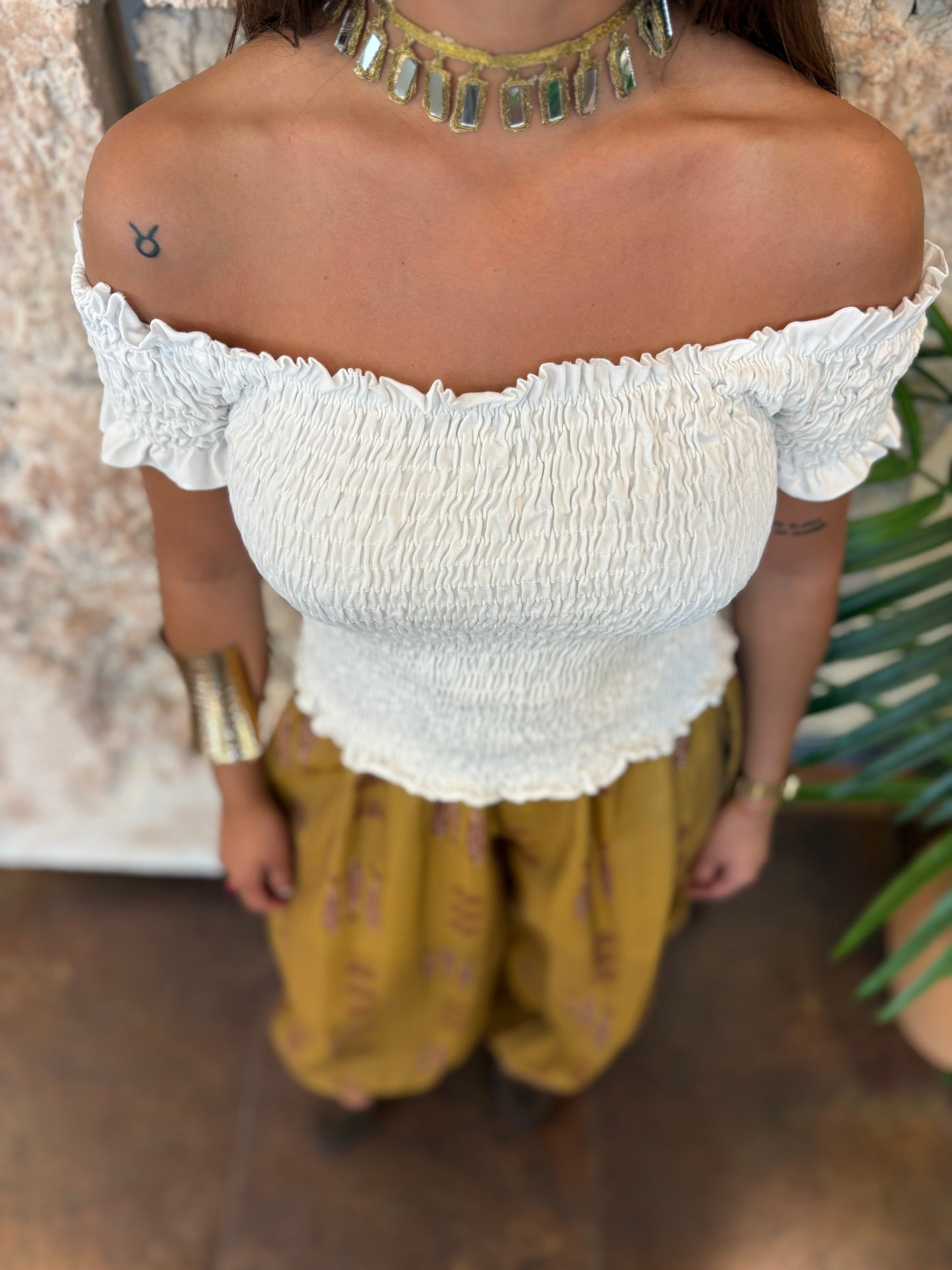 TOP PANEL DE ABEJA BLANCO CUELLO BARCO