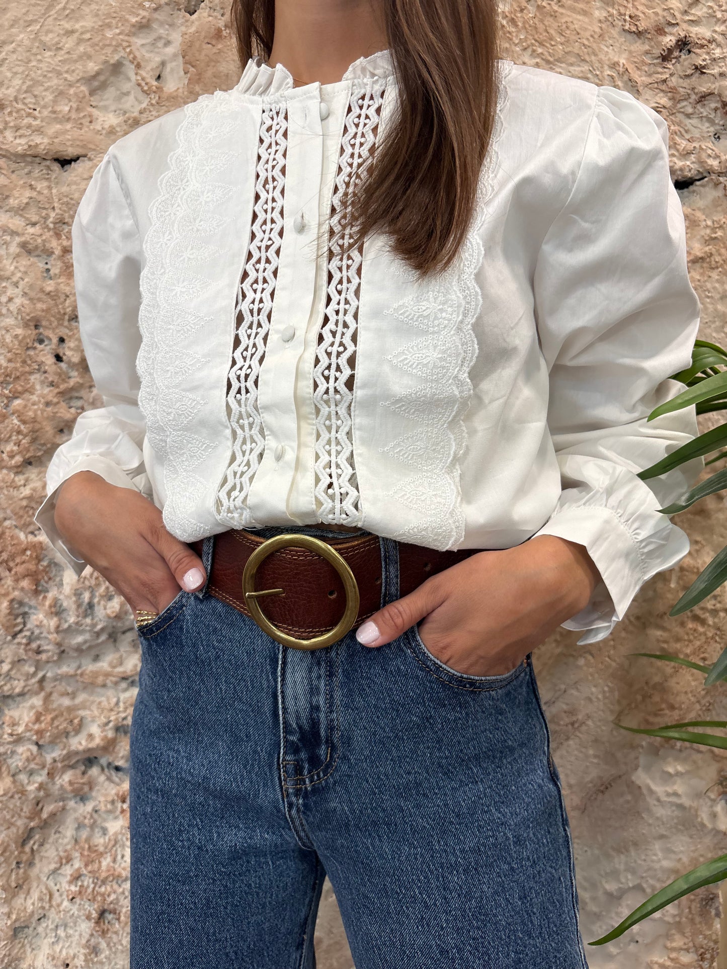CAMISA BLANCA FRANJA CON BORDADOS