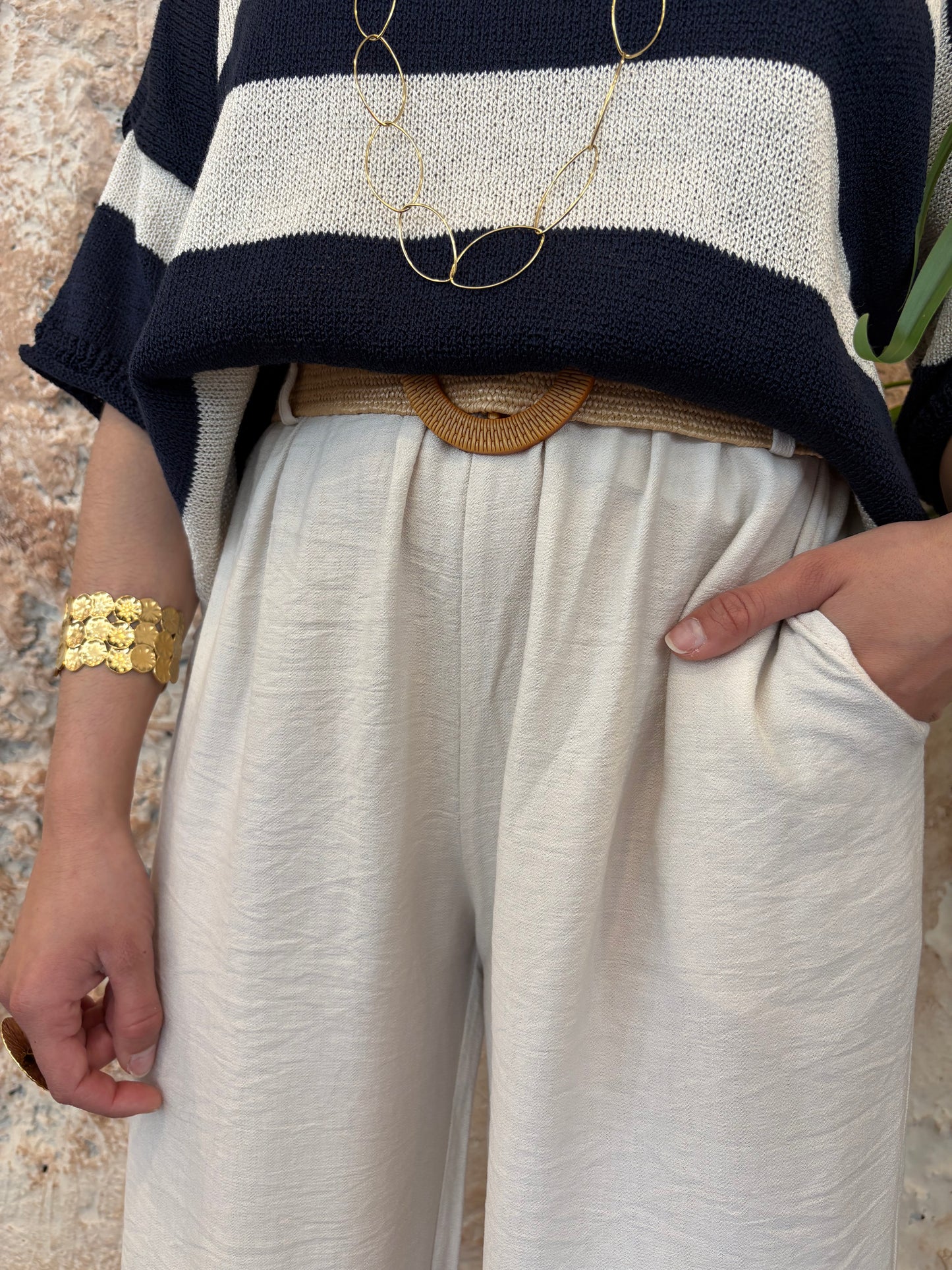 PANTALÓN PALAZO BEIGE CON CINTURÓN