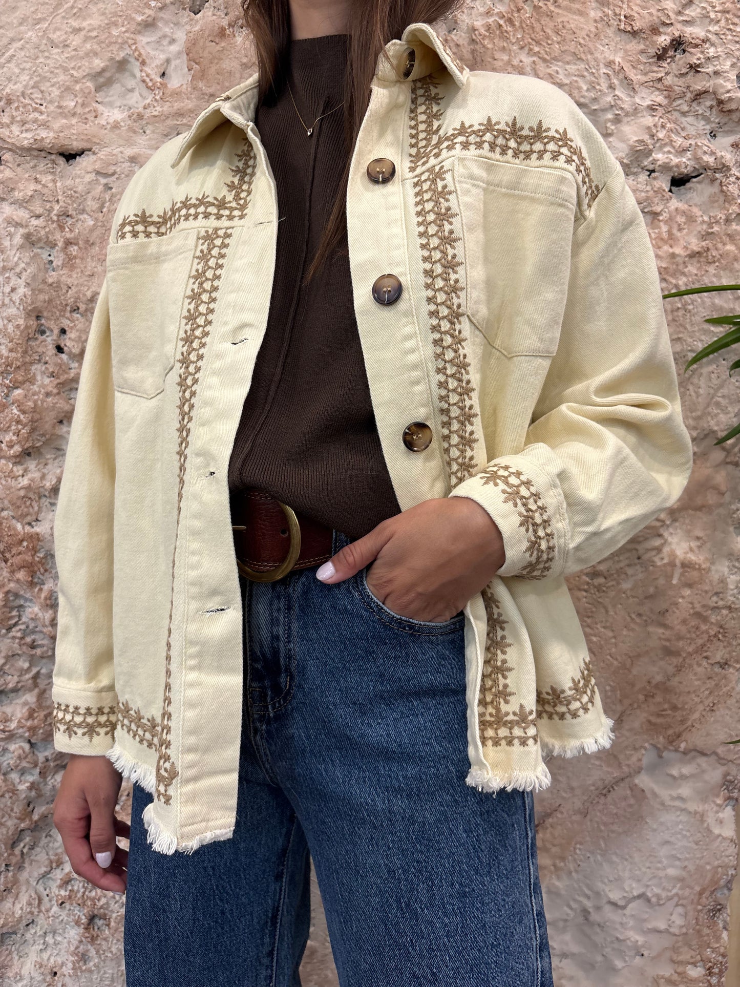 CAZADORA DENIM BEIGE BORDADOS