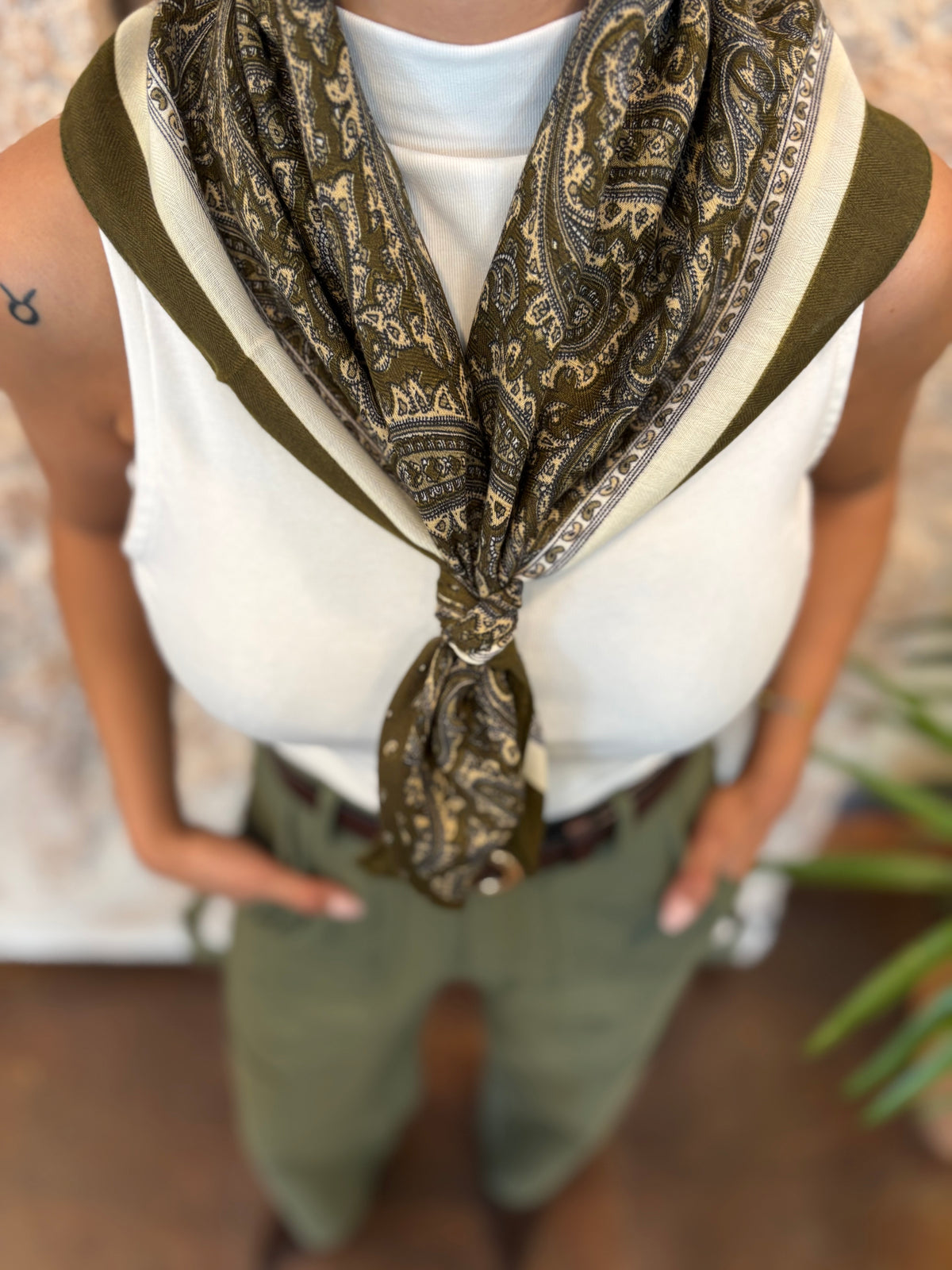 PAÑUELO ESTAMPADO CACHEMIR VERDE