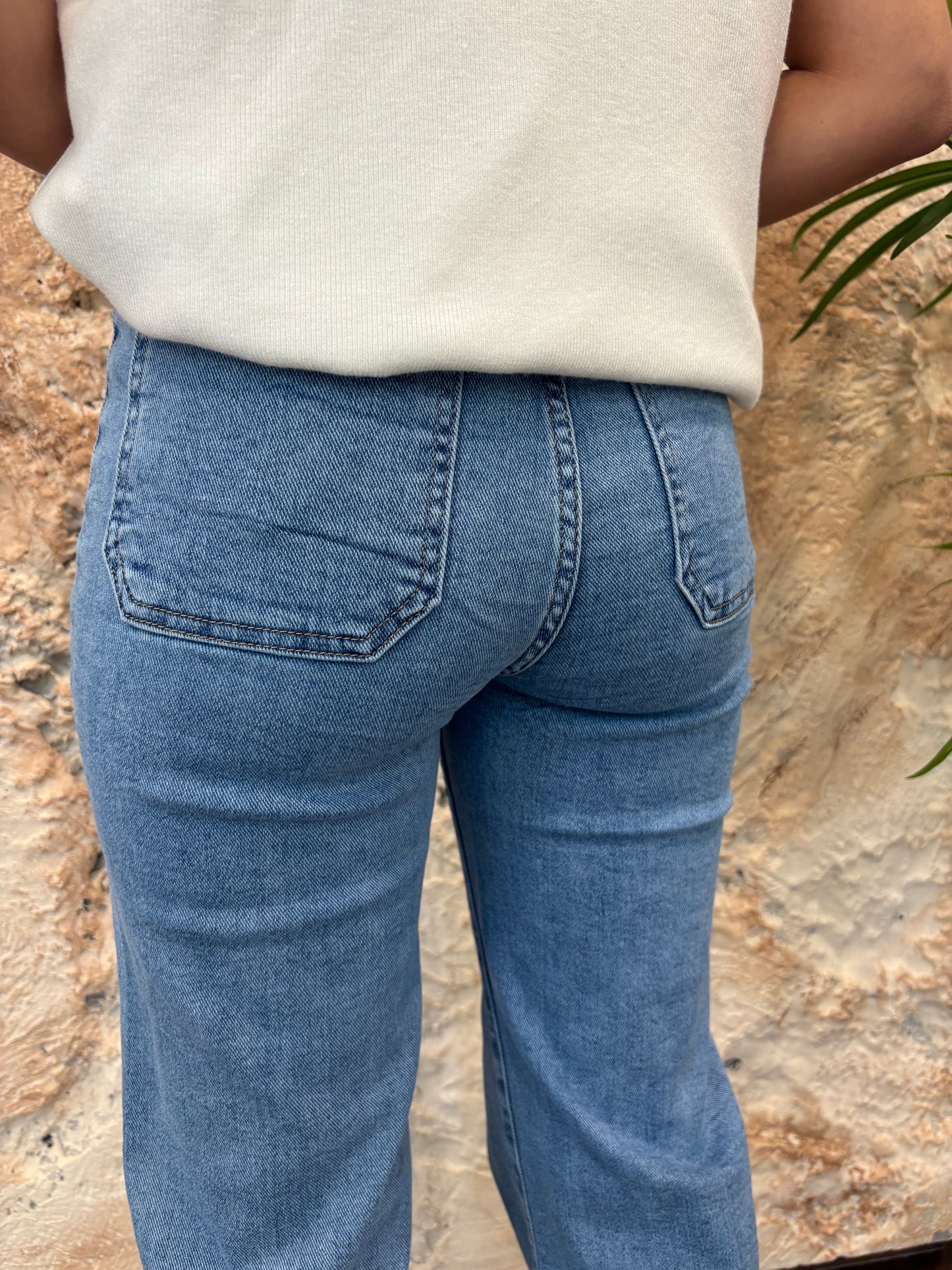 JEANS FLARED BOLSILLOS CLARO