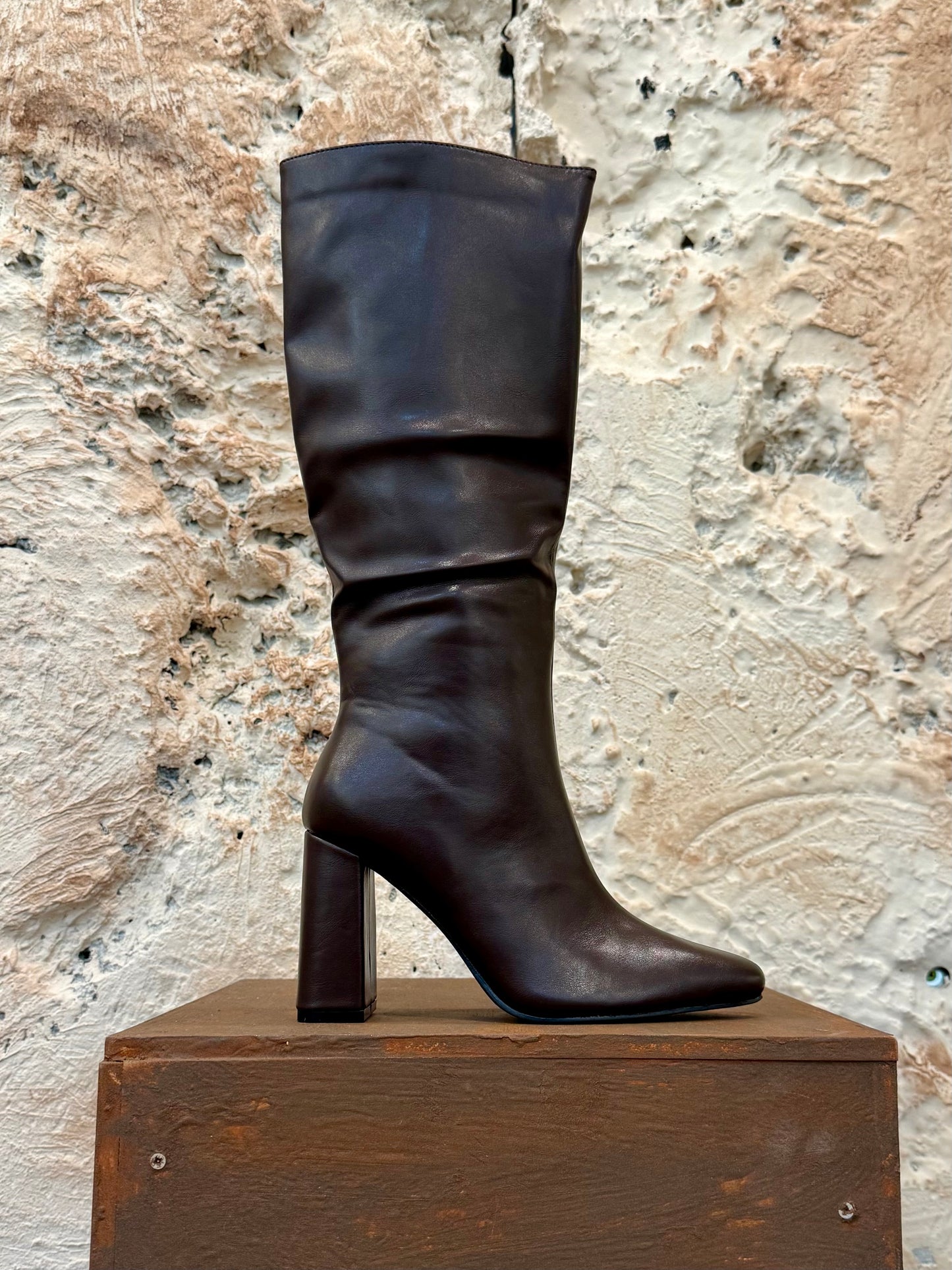 BOTA ALTA MARRÓN