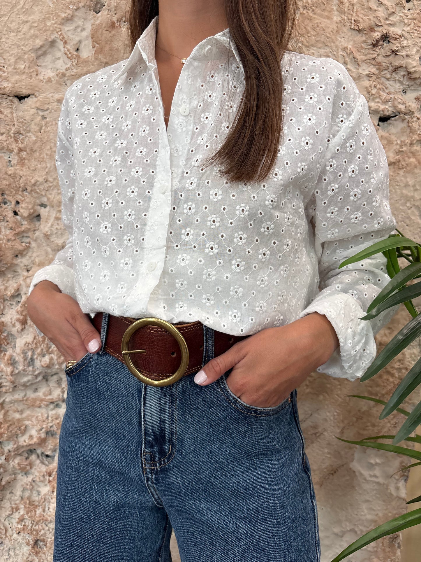 CAMISA BLANCA BORDADOS FLOR
