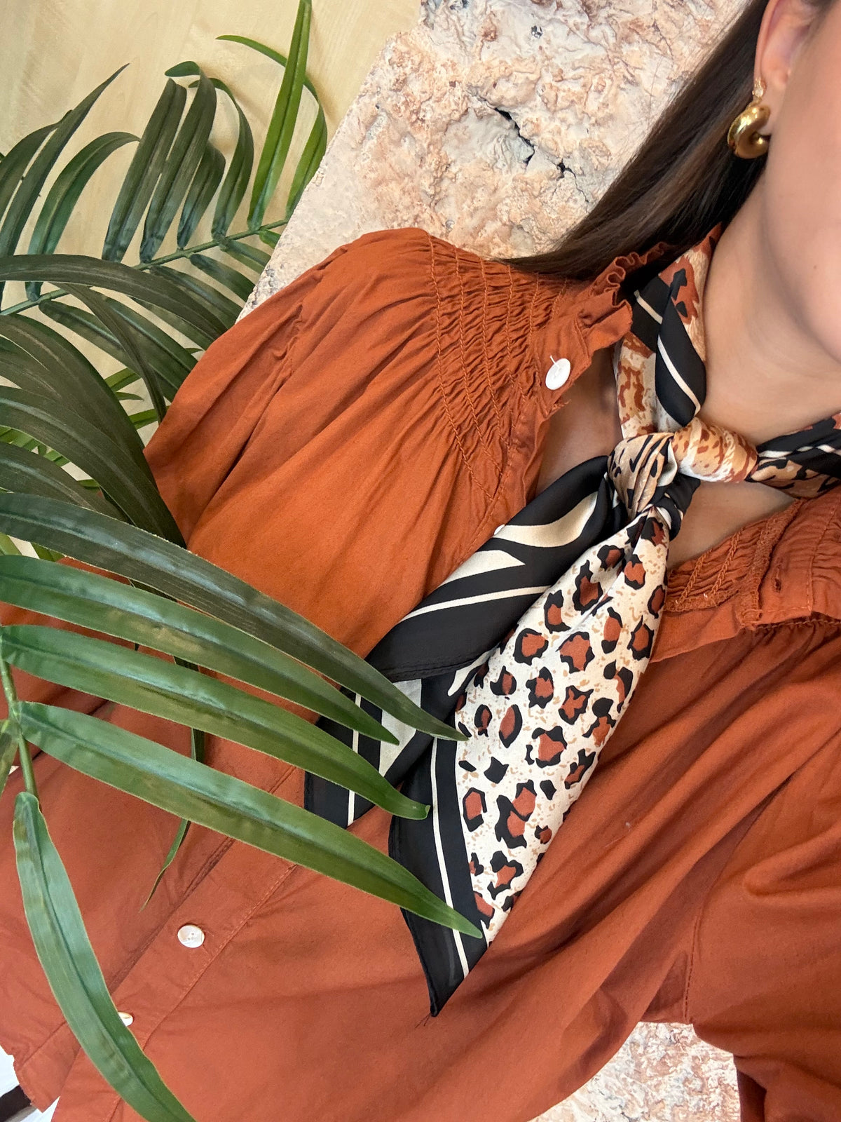 PAÑUELO NEGRO-TEJA ANIMAL PRINT