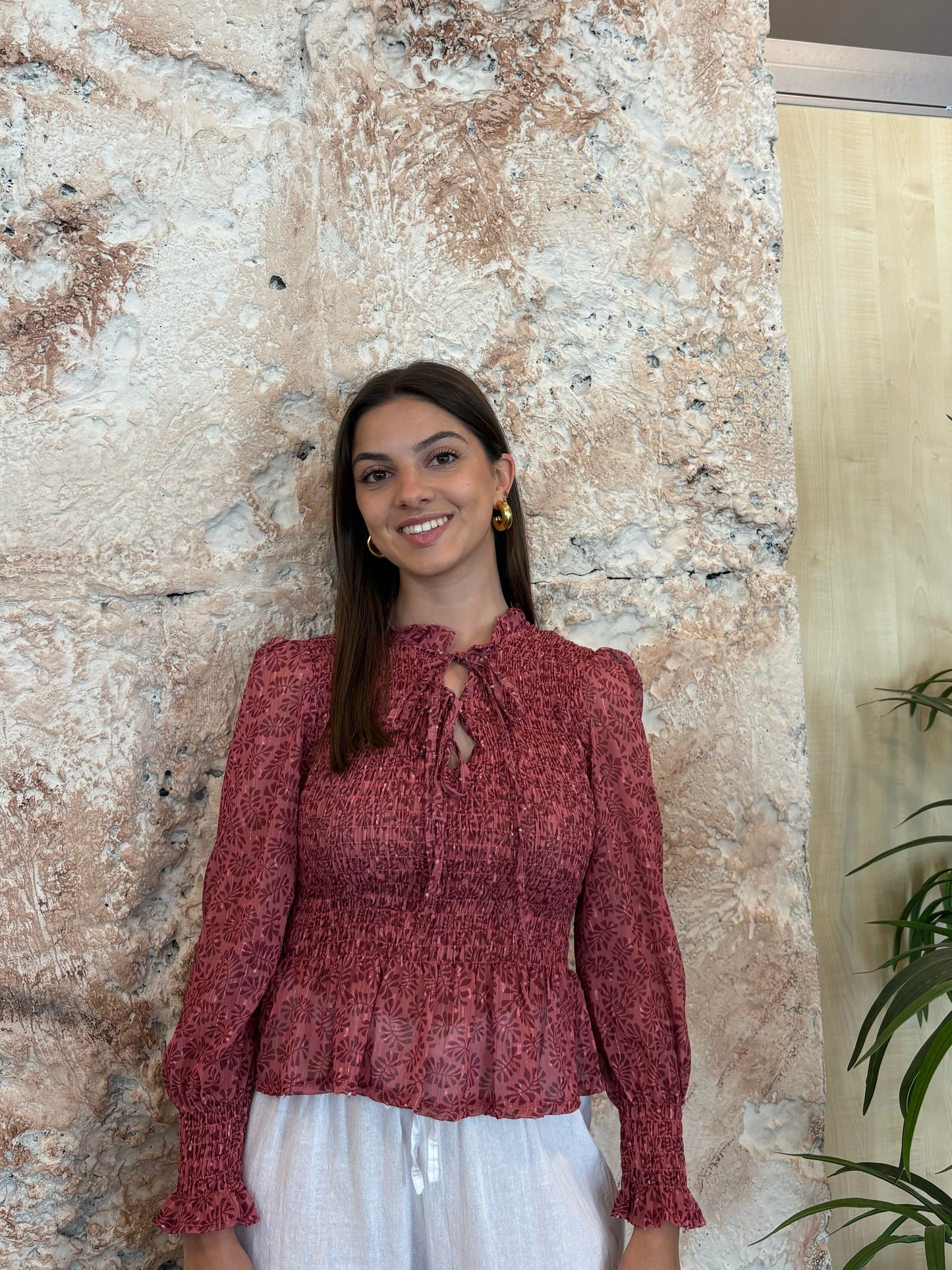 BLUSA PANEL ESTAMPADA CUELLO LAZADO CORAL