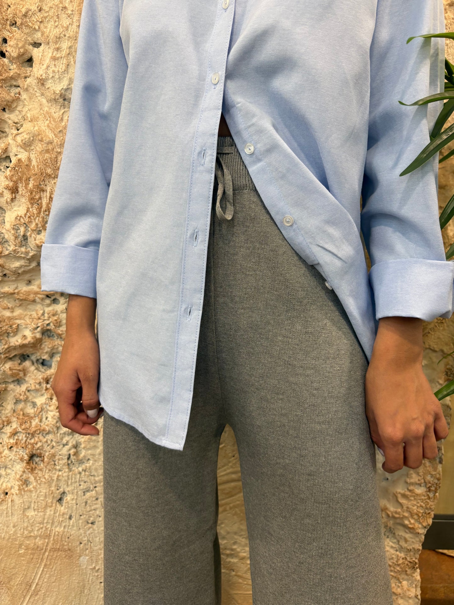 PANTALÓN RECTO PUNTO GRIS