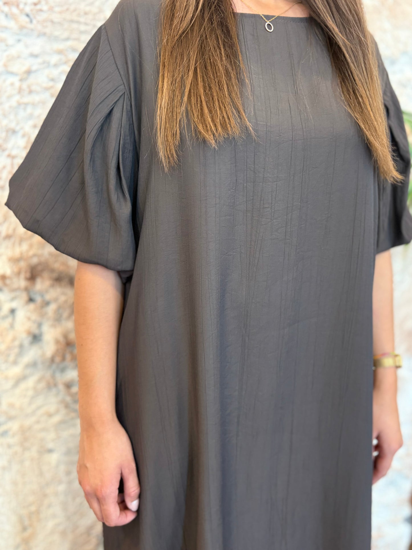 VESTIDO MANGA VOLUMEN MARRÓN
