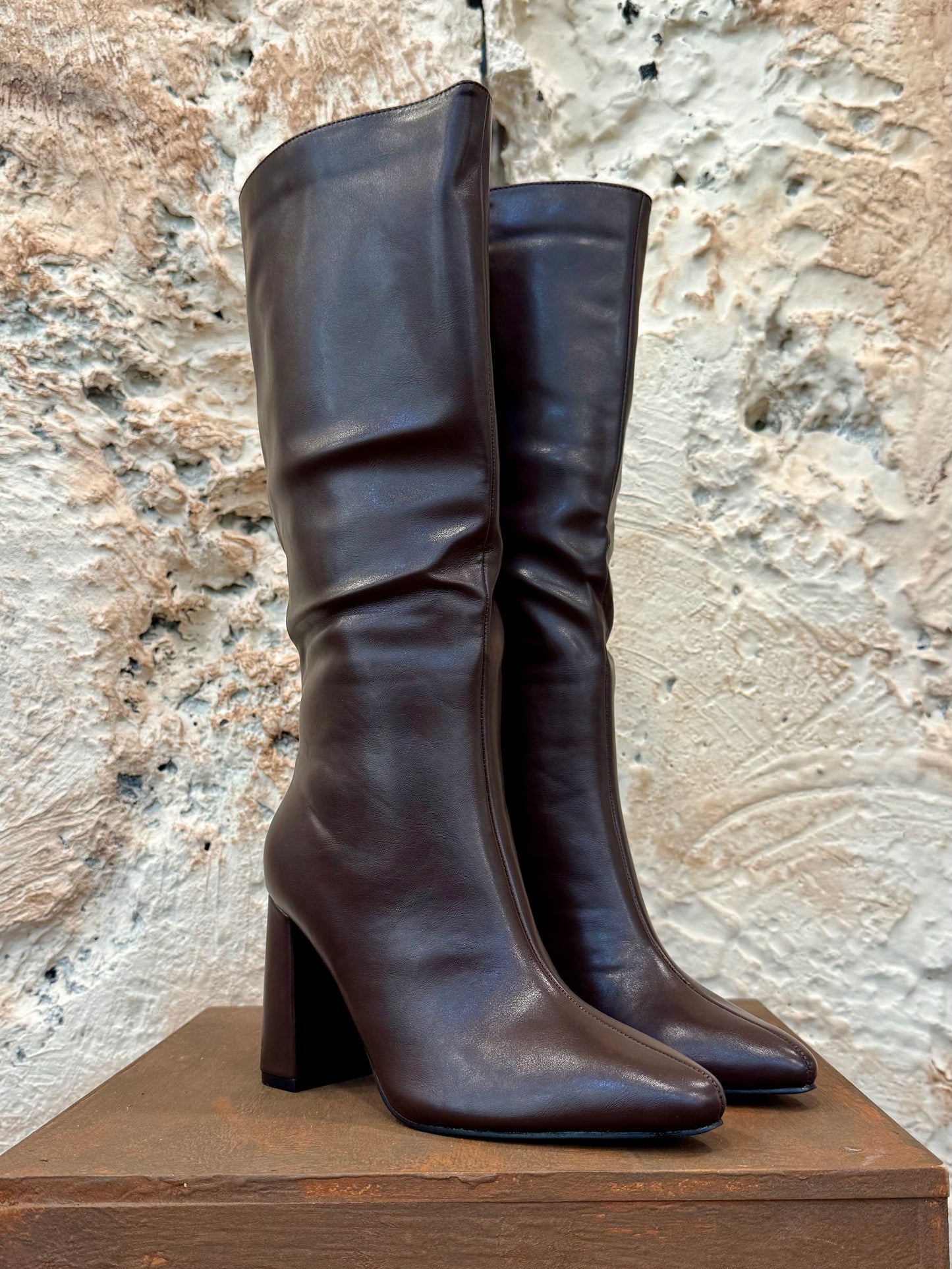 BOTA ALTA MARRÓN