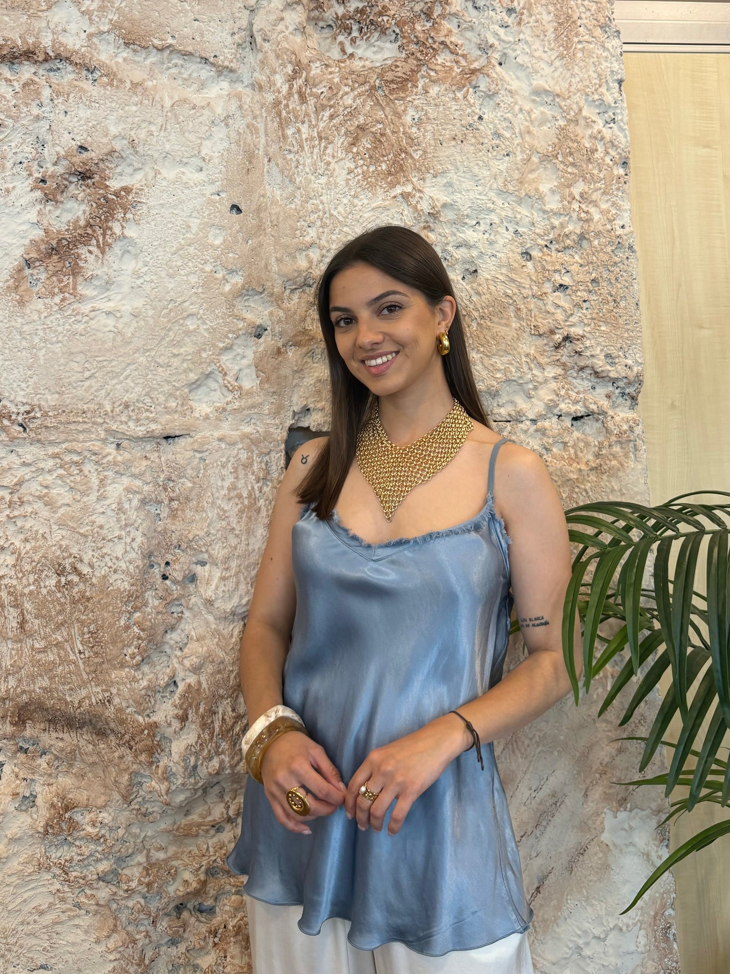 BLUSA SATINADA TIRANTES AZUL